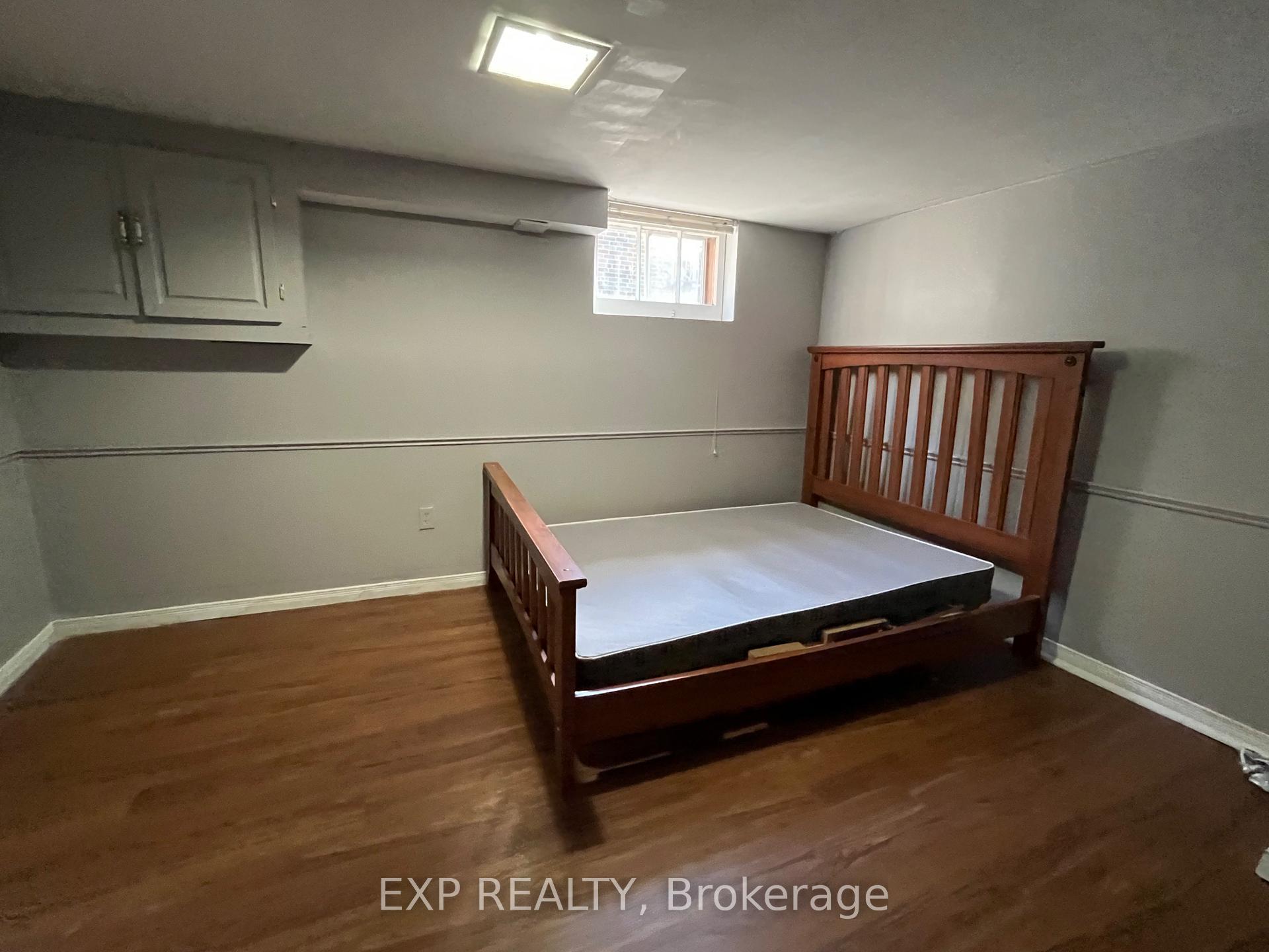 Photo 15 of 125 Haddon Avenue S, Hamilton, Ainslie Wood — HOMEH