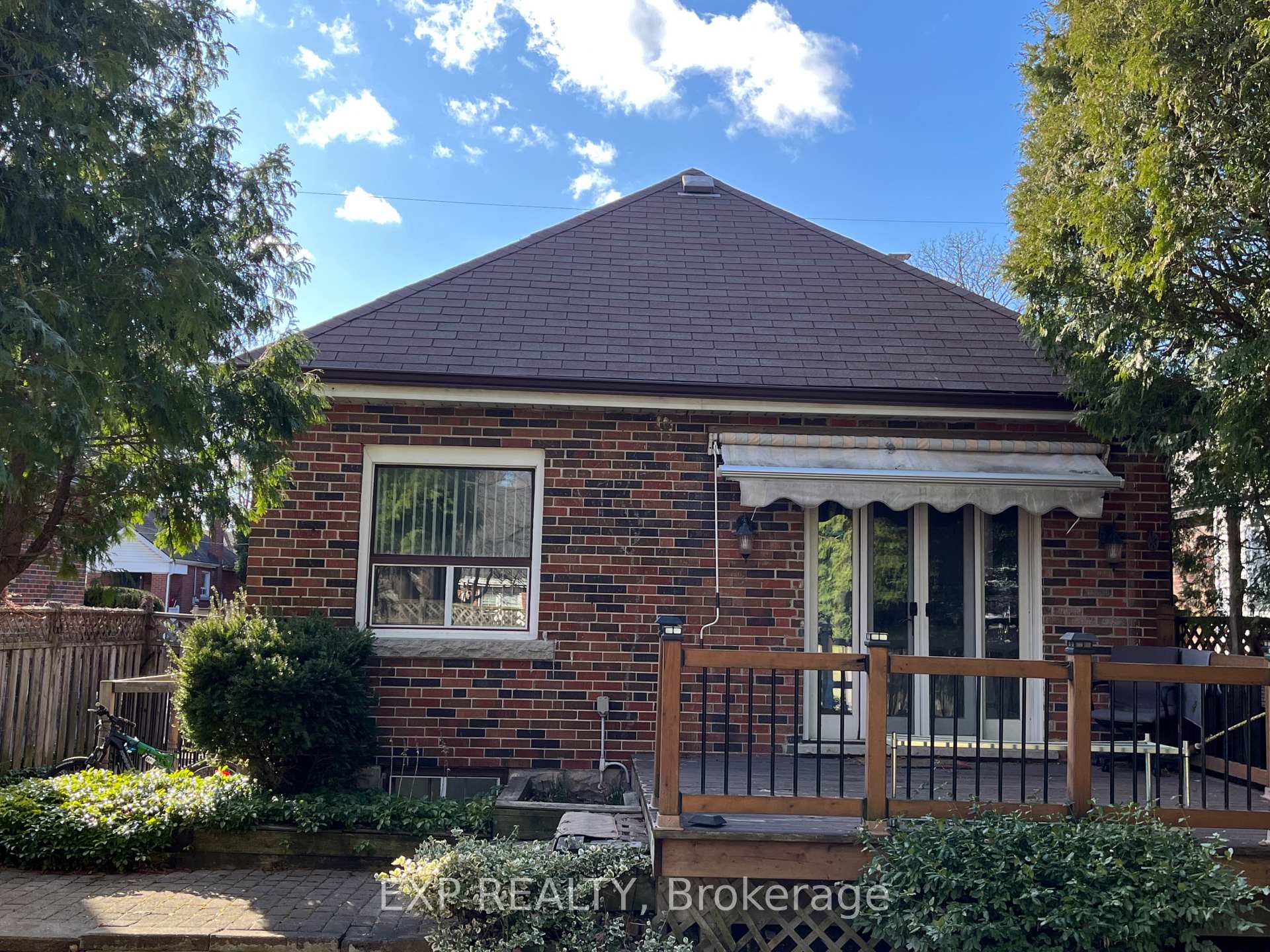 Photo 18 of 125 Haddon Avenue S, Hamilton, Ainslie Wood — HOMEH