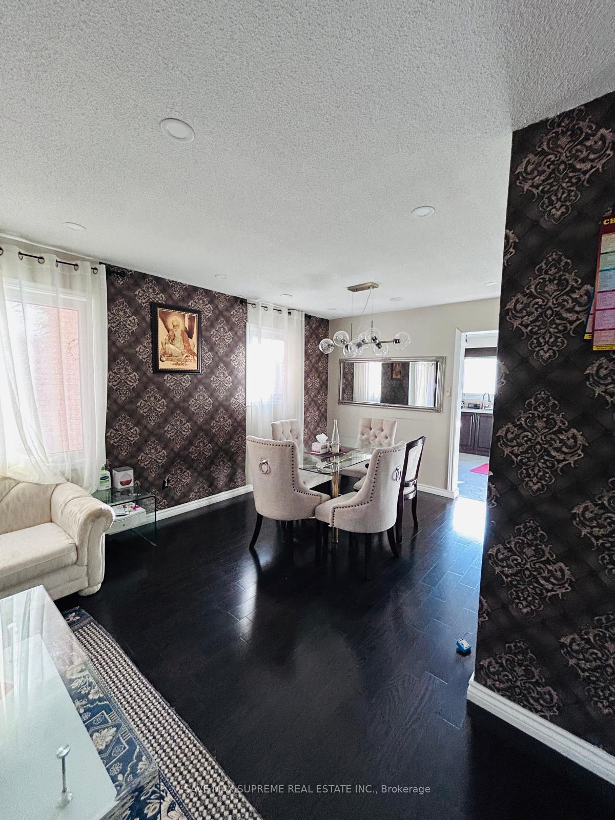 Photo 4 of 18 Bach Blvd, Brampton, Brampton South — HOMEH