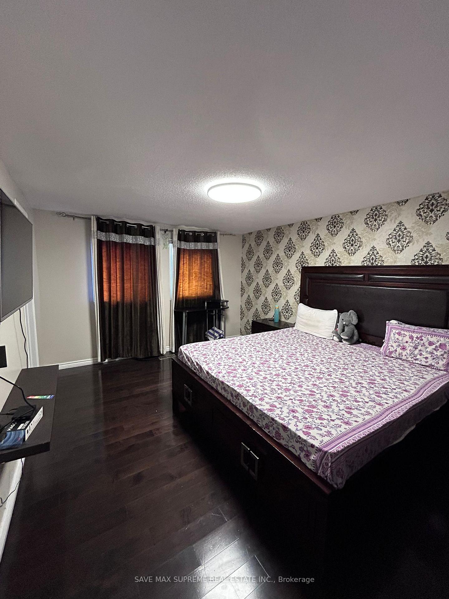 Photo 16 of 18 Bach Blvd, Brampton, Brampton South — HOMEH