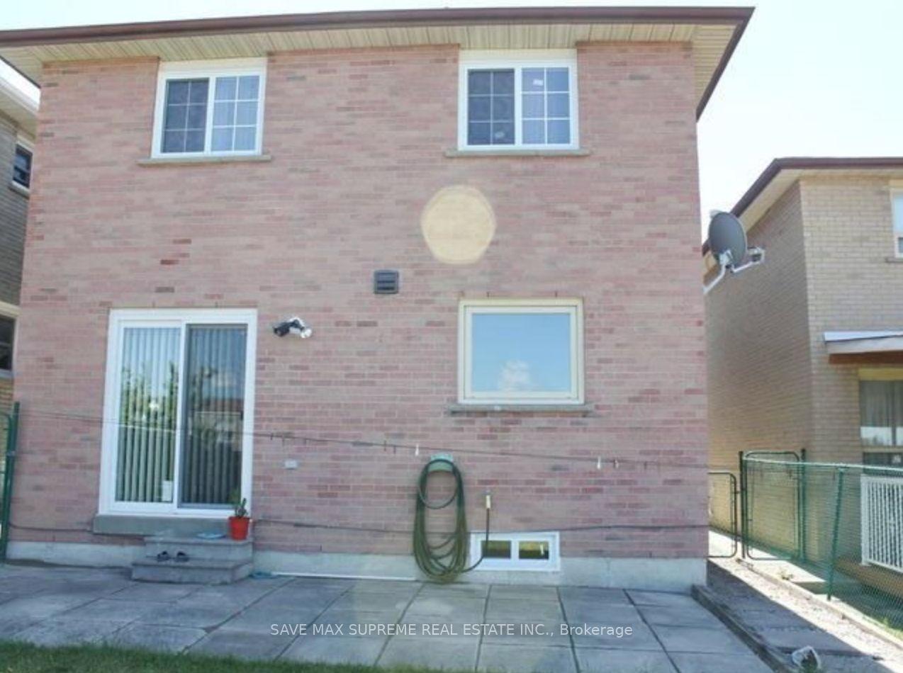 Photo 14 of 18 Bach Blvd, Brampton, Brampton South — HOMEH