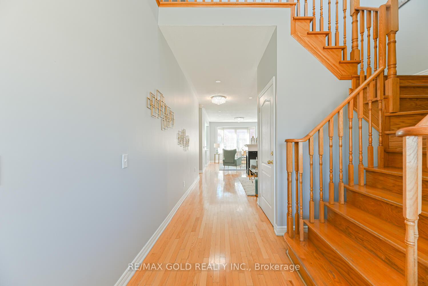 Photo 3 of 420 Sunny Meadow Boulevard, Brampton, Sandringham-Wellington — HOMEH
