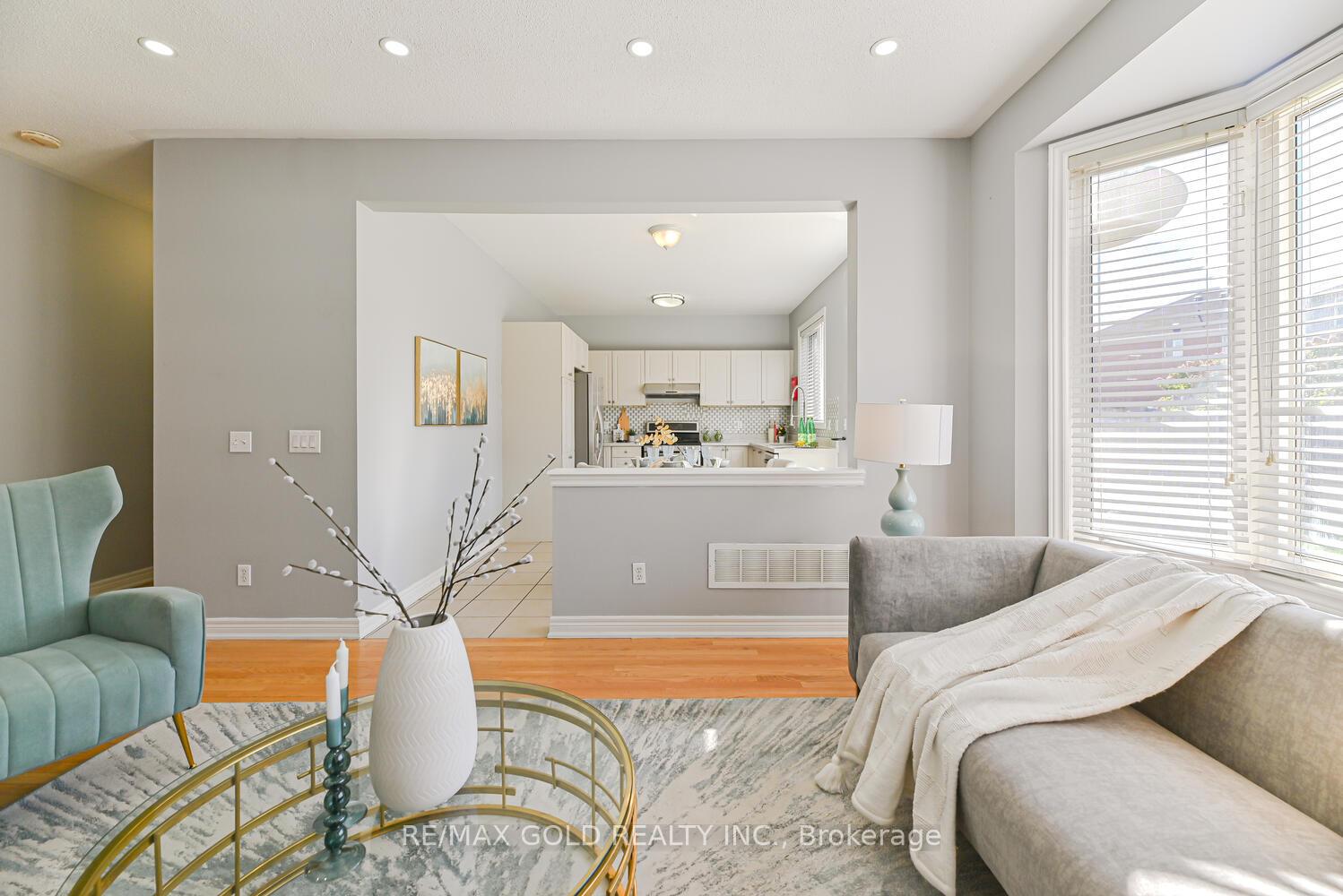 Photo 7 of 420 Sunny Meadow Boulevard, Brampton, Sandringham-Wellington — HOMEH