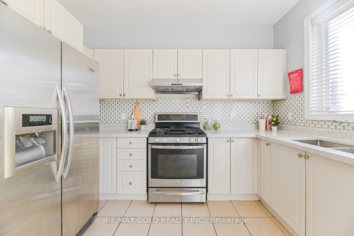 Photo 11 of 420 Sunny Meadow Boulevard, Brampton, Sandringham-Wellington — HOMEH