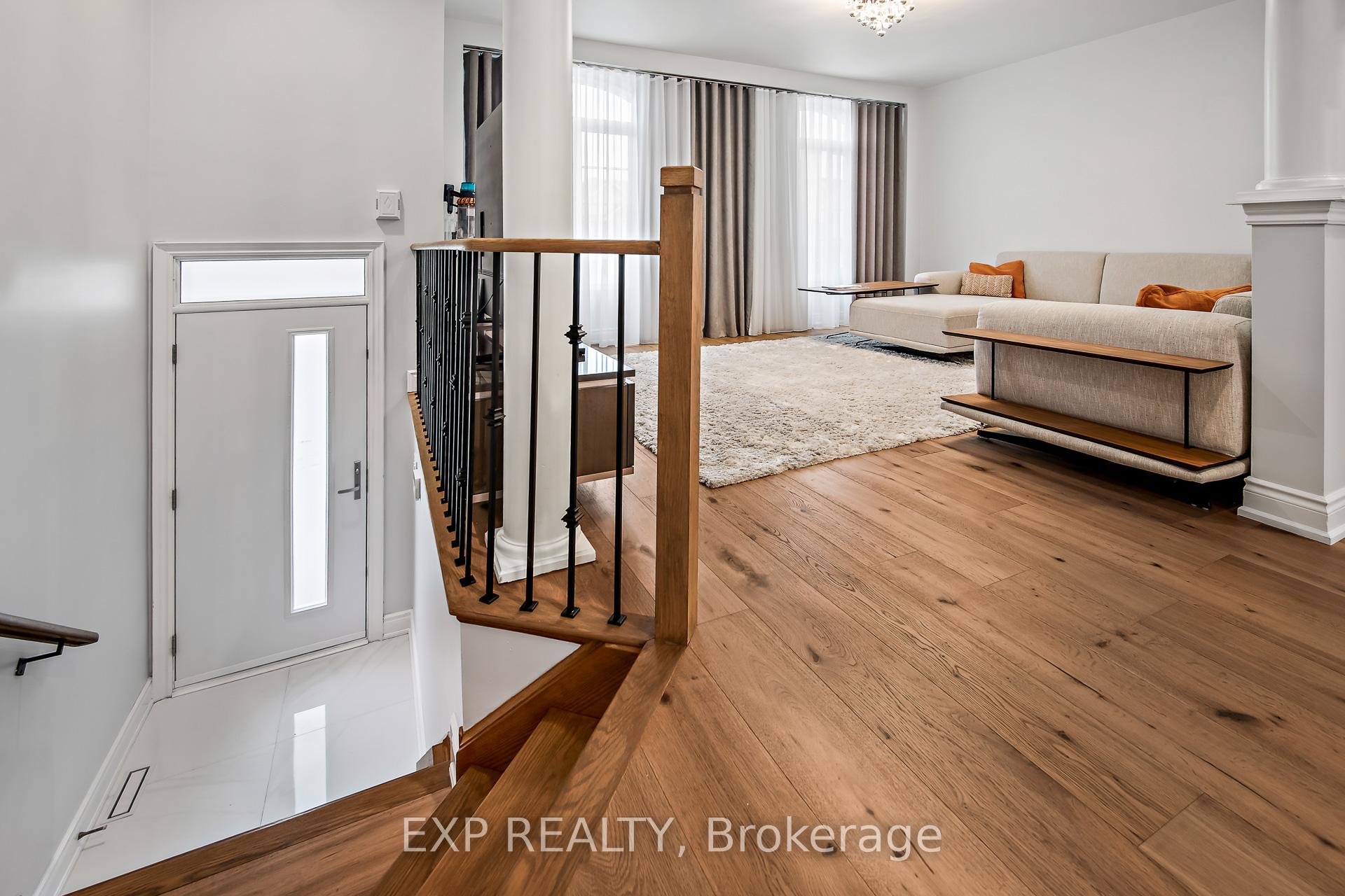 Photo 3 of 29 Rustwood Road, Vaughan, Patterson — HOMEH