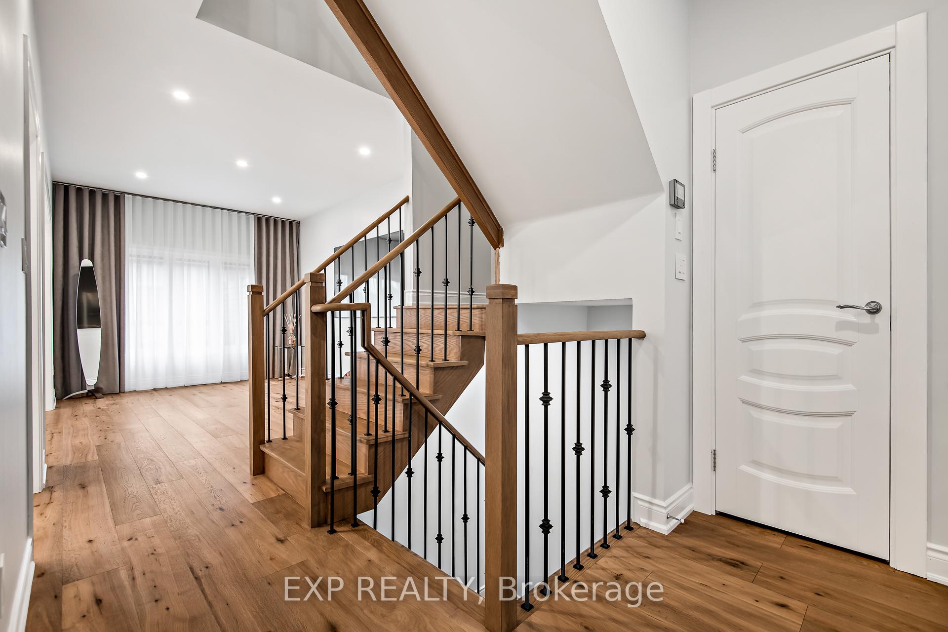 Photo 8 of 29 Rustwood Road, Vaughan, Patterson — HOMEH