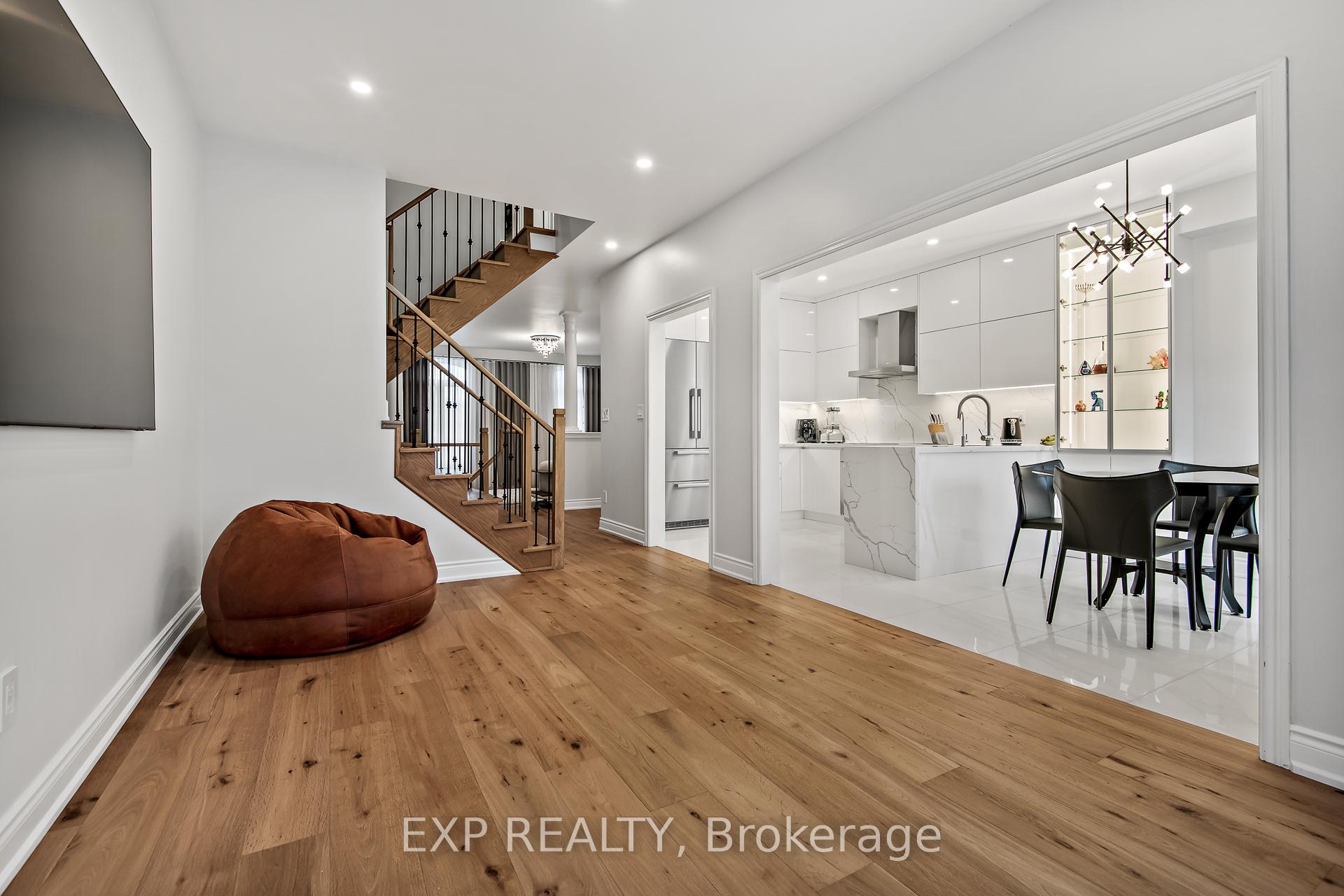 Photo 9 of 29 Rustwood Road, Vaughan, Patterson — HOMEH