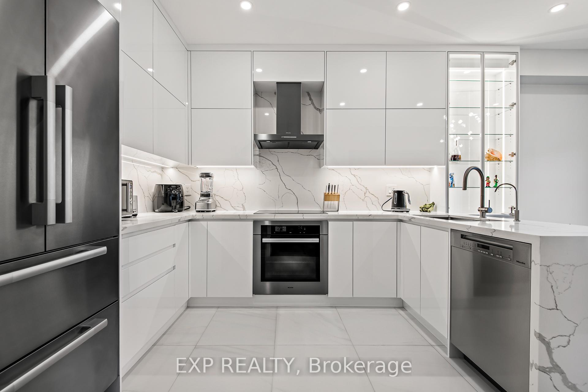 Photo 12 of 29 Rustwood Road, Vaughan, Patterson — HOMEH
