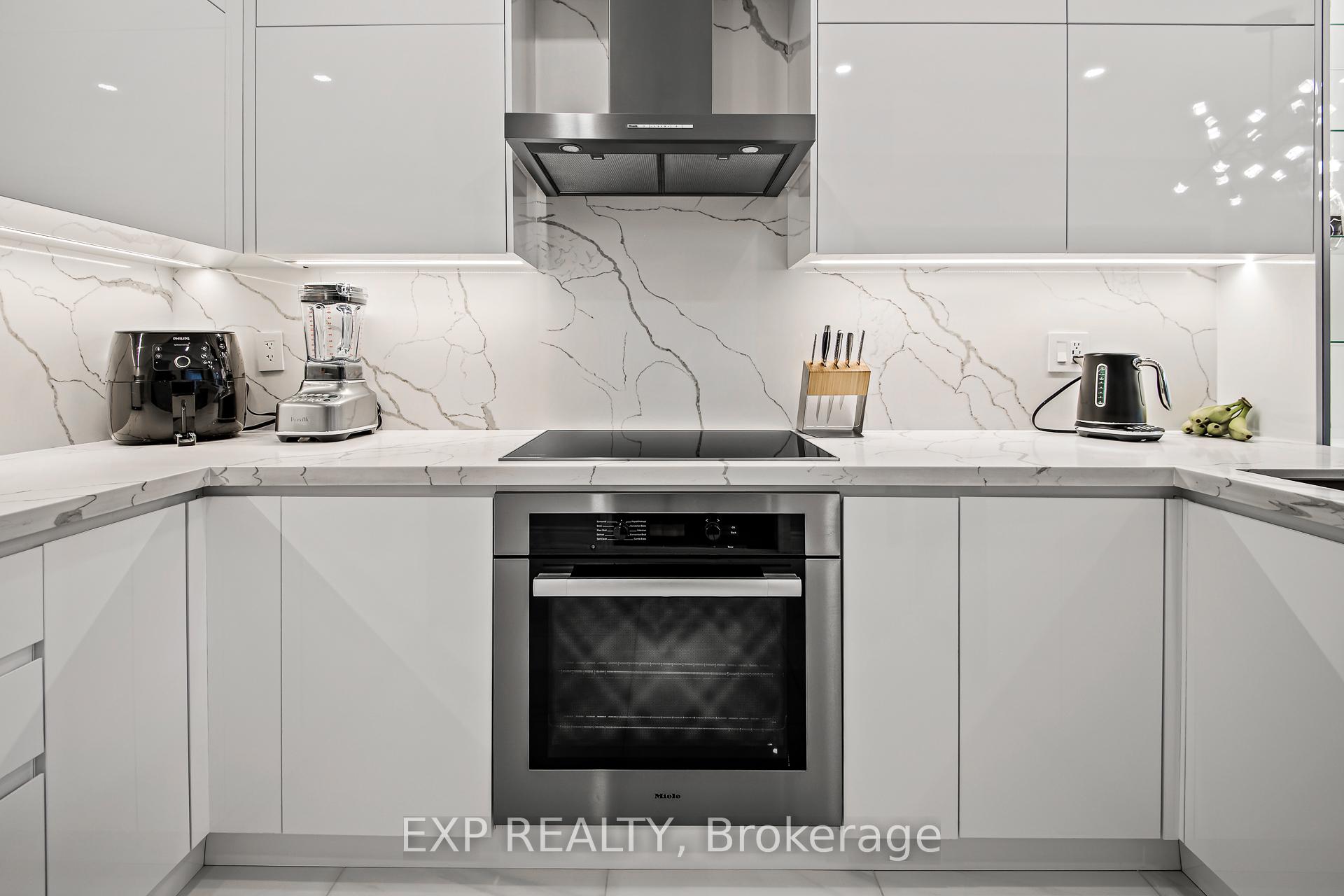 Photo 14 of 29 Rustwood Road, Vaughan, Patterson — HOMEH