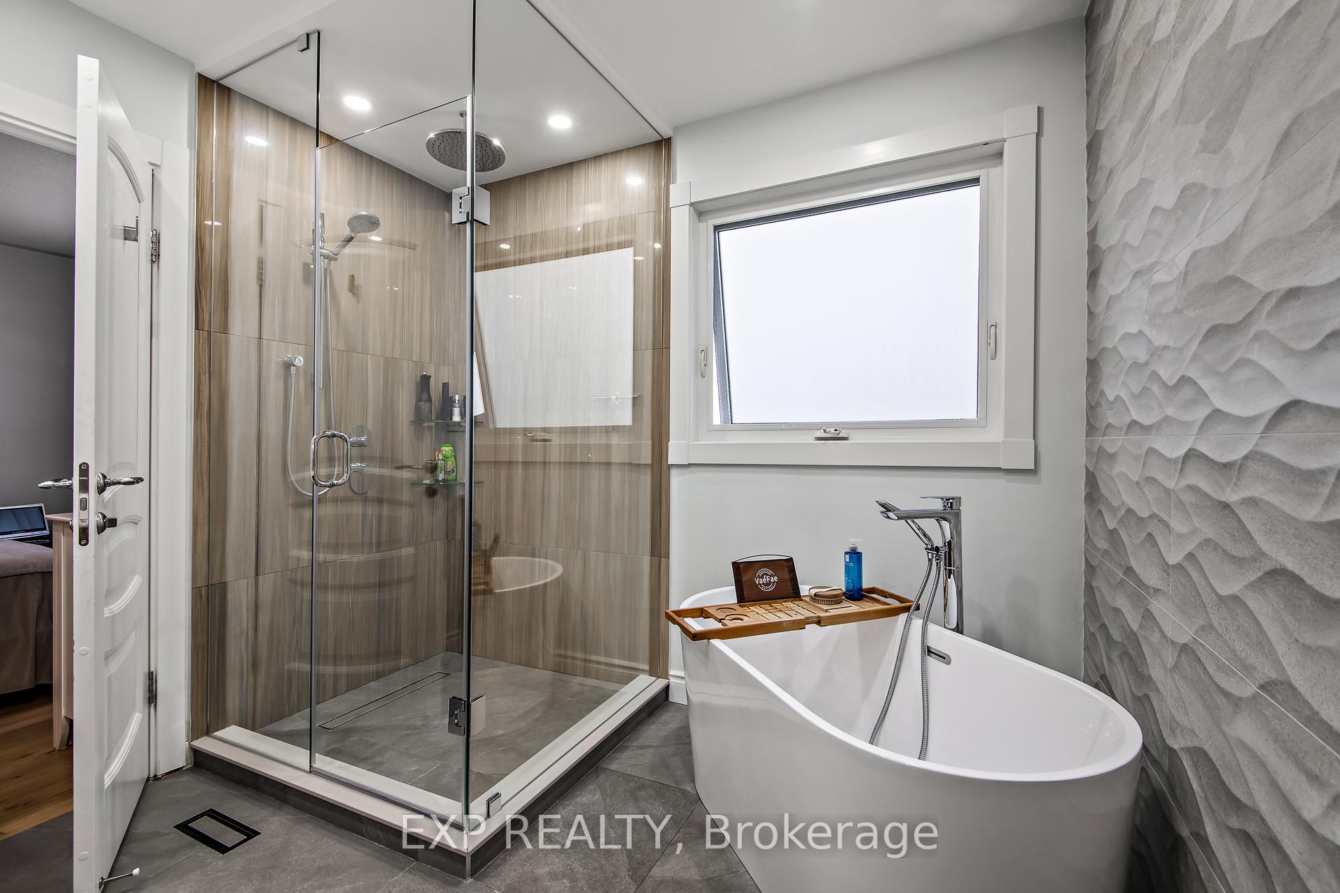 Photo 23 of 29 Rustwood Road, Vaughan, Patterson — HOMEH