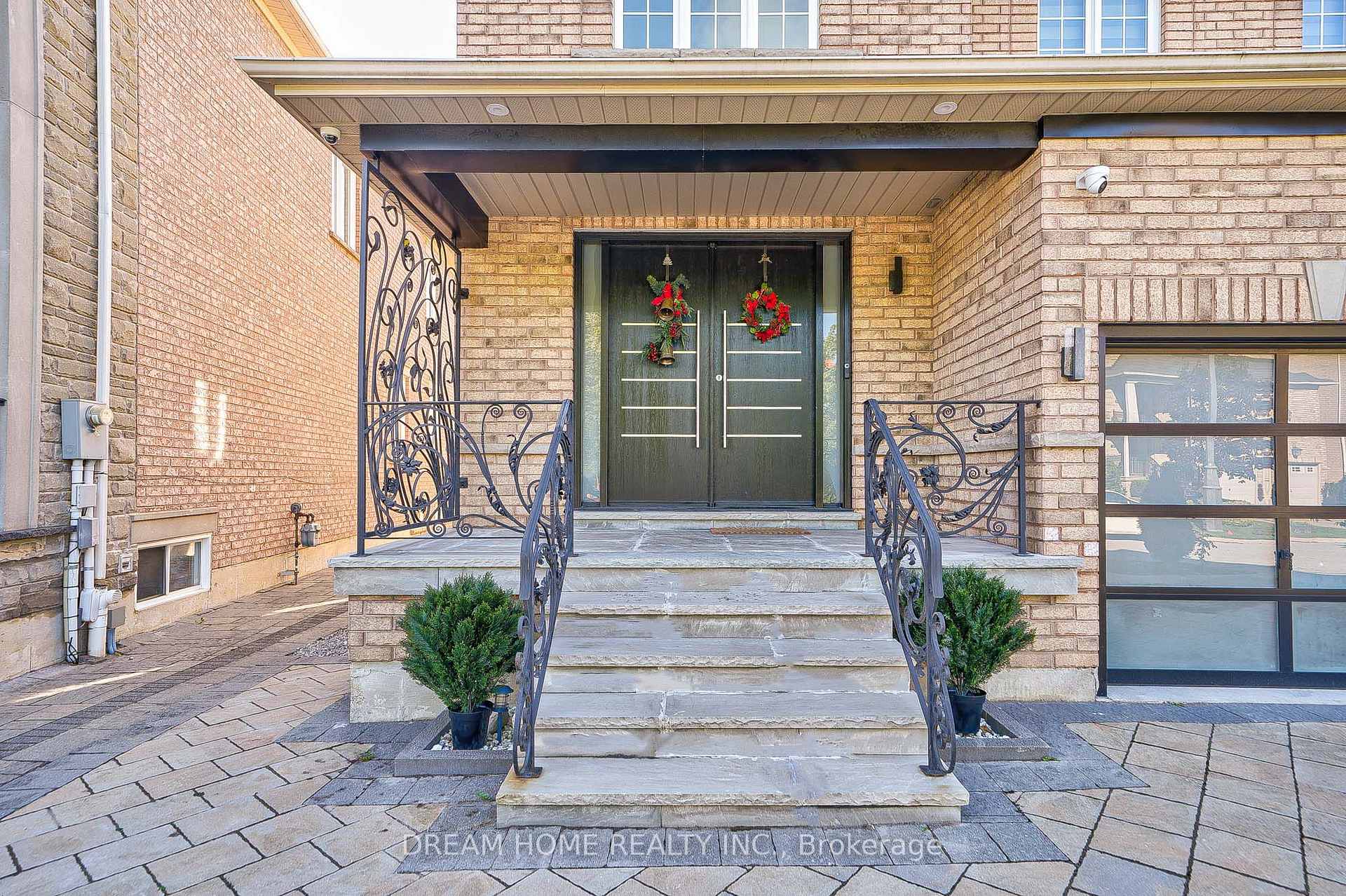 Photo 6 of 95 Rivermill Crescent, Vaughan, Patterson — HOMEH