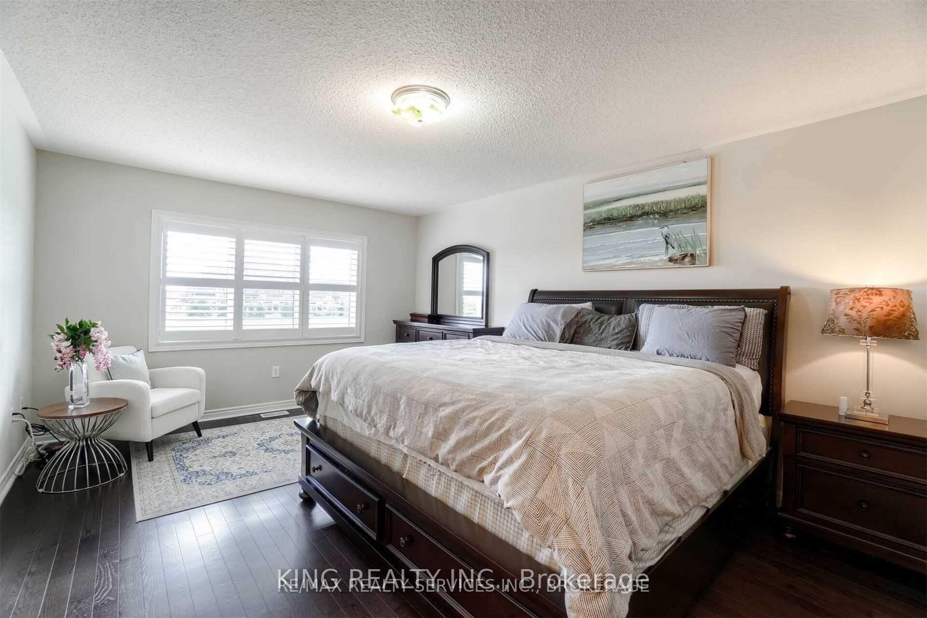 Photo 3 of 73 Fann Drive, Brampton, Northwest Brampton — HOMEH
