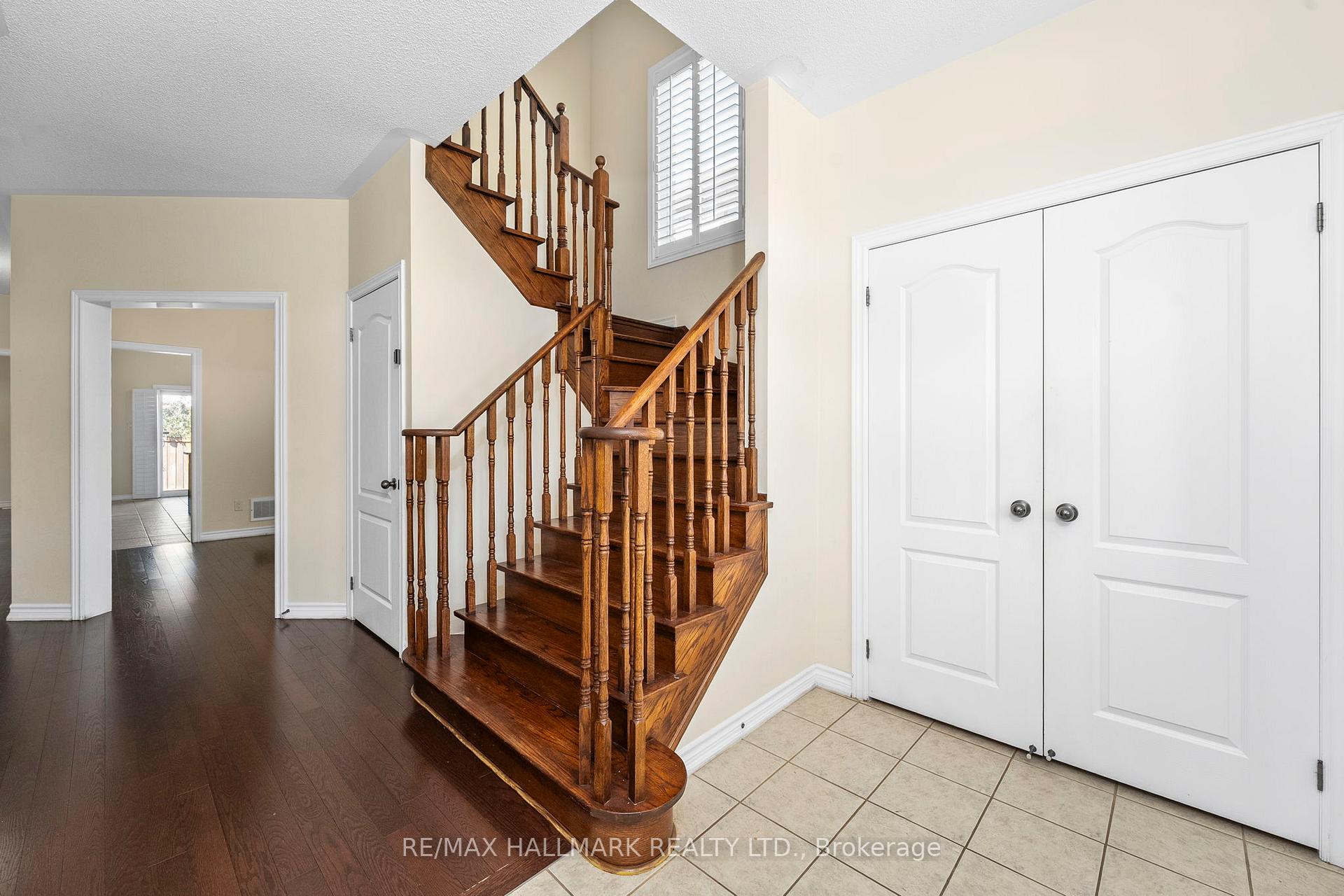 Photo 4 of 18 Morrow Bay Drive, Brampton, Bram East — HOMEH