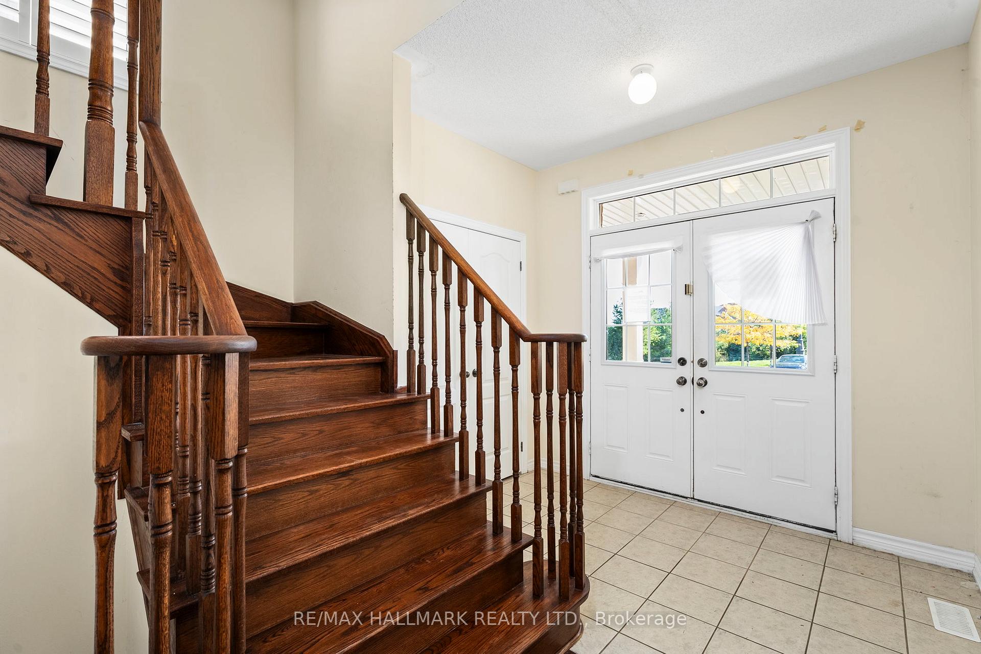 Photo 5 of 18 Morrow Bay Drive, Brampton, Bram East — HOMEH