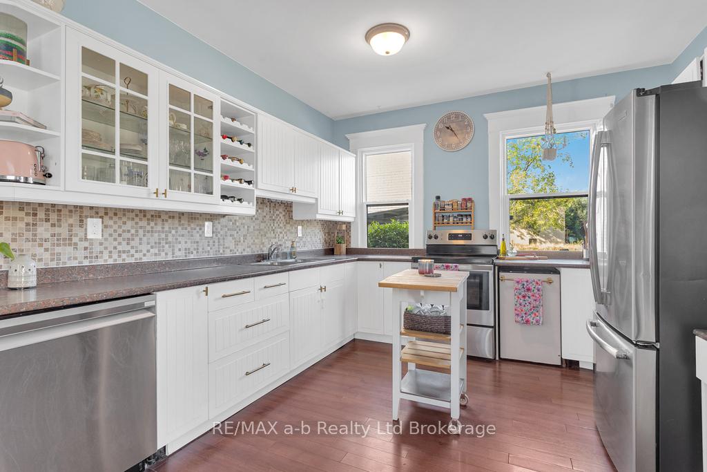 Photo 10 of 115 Winniett Street, Brant, Brantford Twp — HOMEH