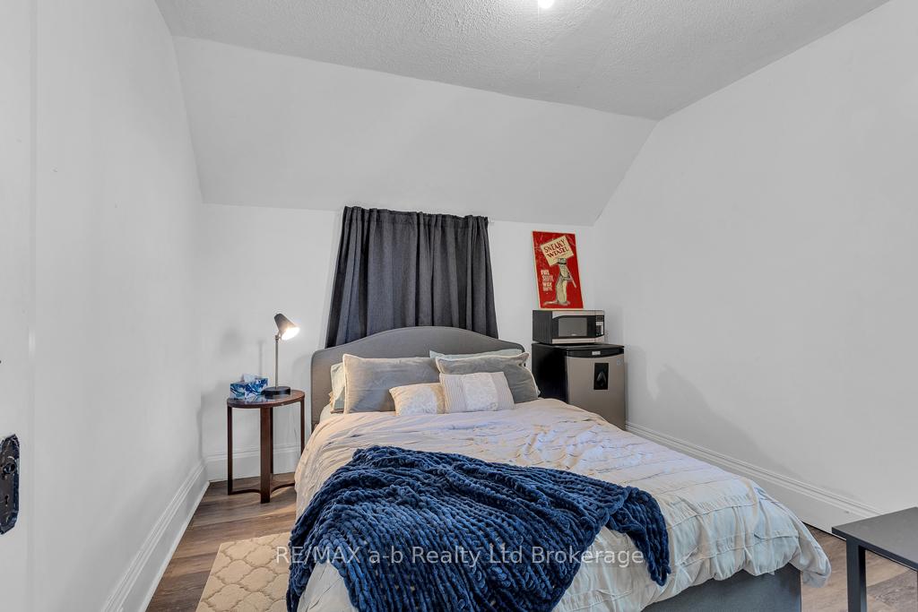 Photo 21 of 115 Winniett Street, Brant, Brantford Twp — HOMEH