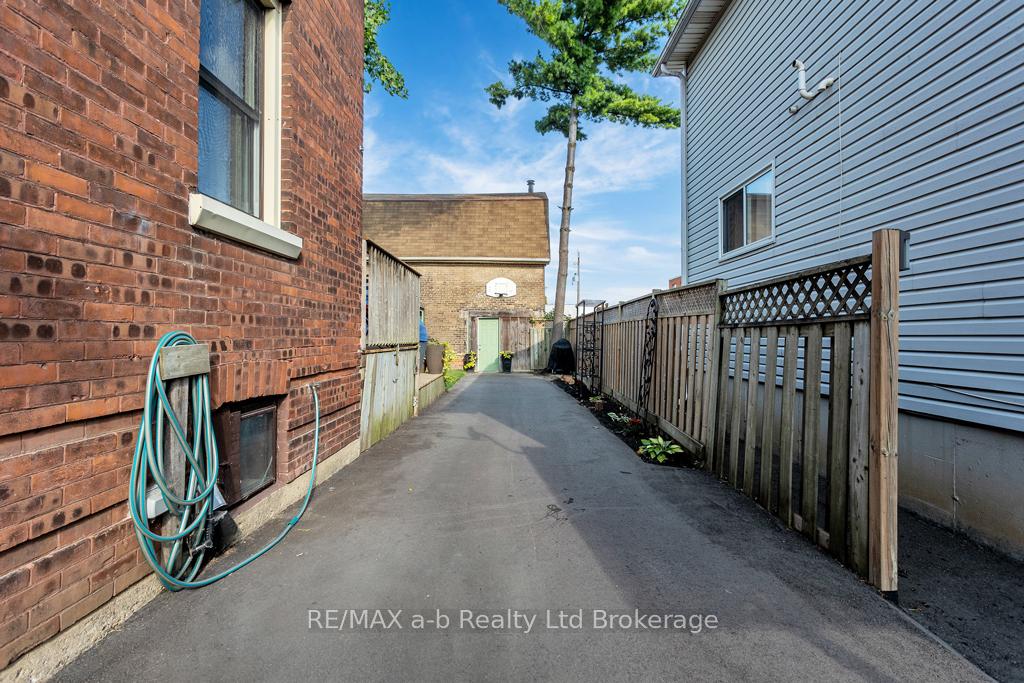 Photo 25 of 115 Winniett Street, Brant, Brantford Twp — HOMEH