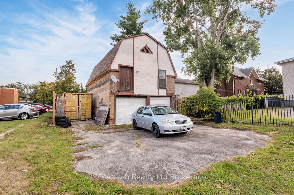 Photo 32 of 115 Winniett Street, Brant, Brantford Twp — HOMEH