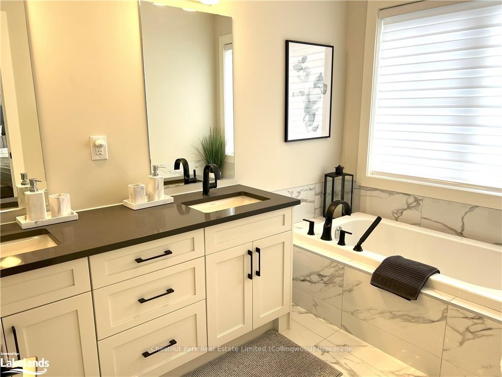 Photo 16 of 118 Black Willow Crescent, Blue Mountains — HOMEH