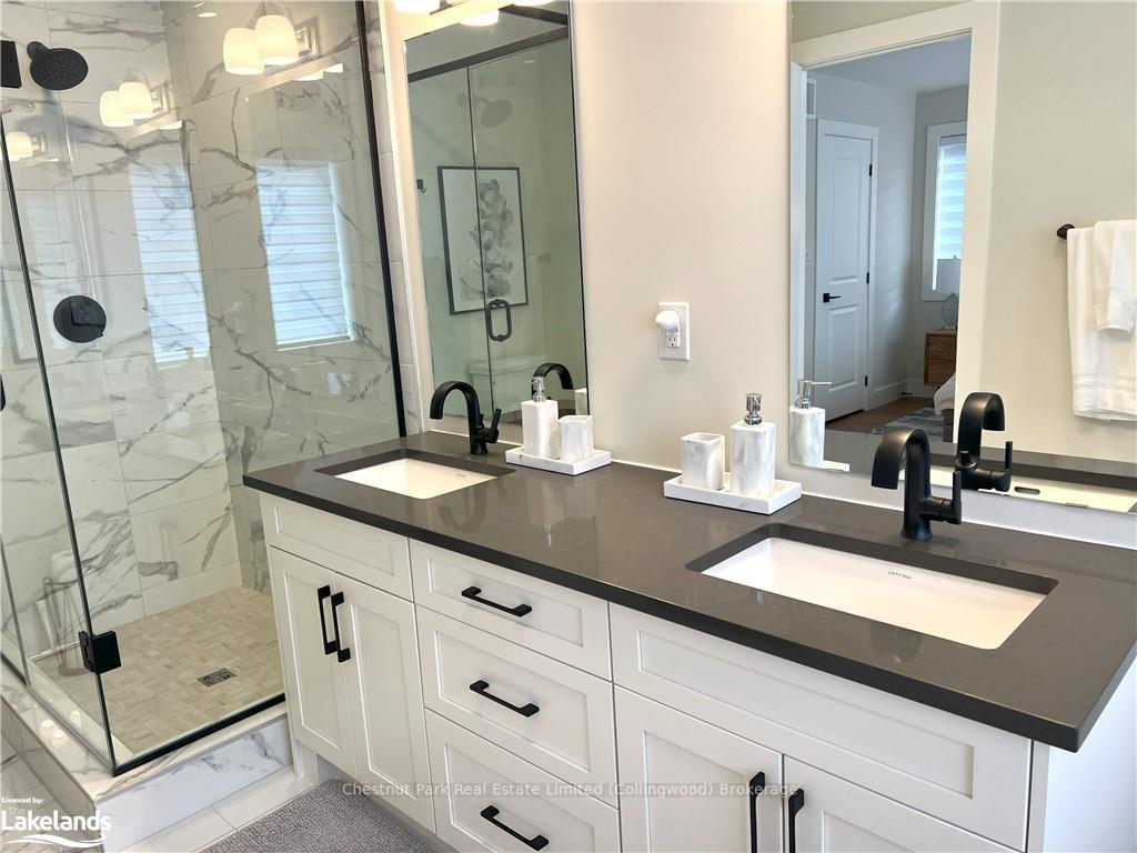 Photo 17 of 118 Black Willow Crescent, Blue Mountains — HOMEH