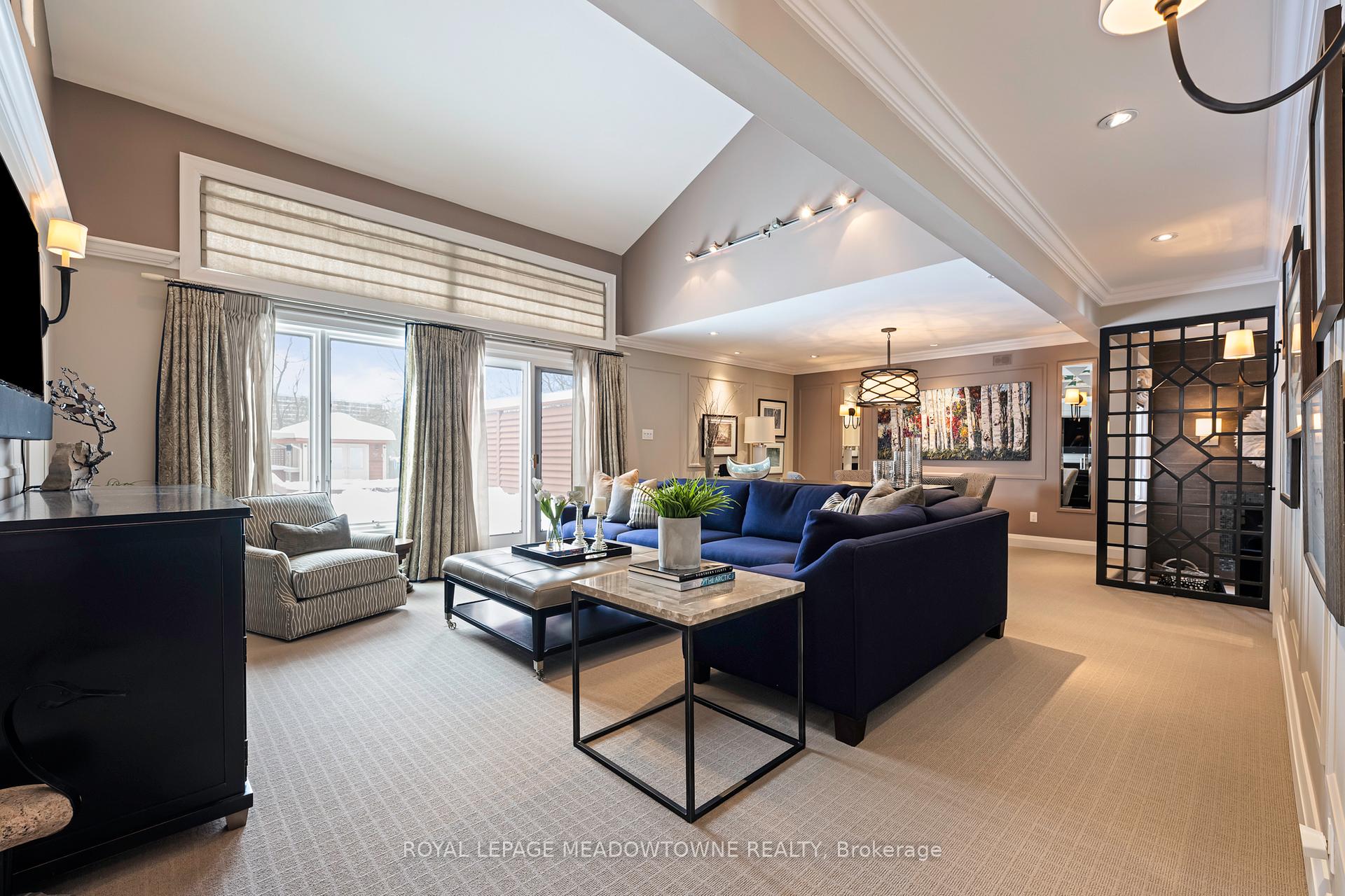 Photo 5 of 28 Pine Tree Crescent, Brampton, Brampton East — HOMEH