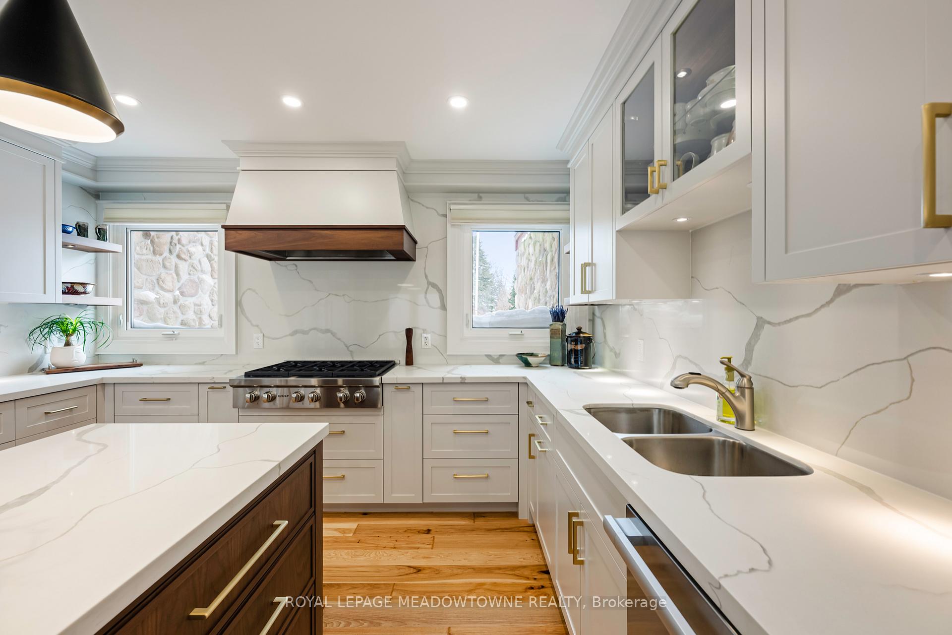 Photo 12 of 28 Pine Tree Crescent, Brampton, Brampton East — HOMEH