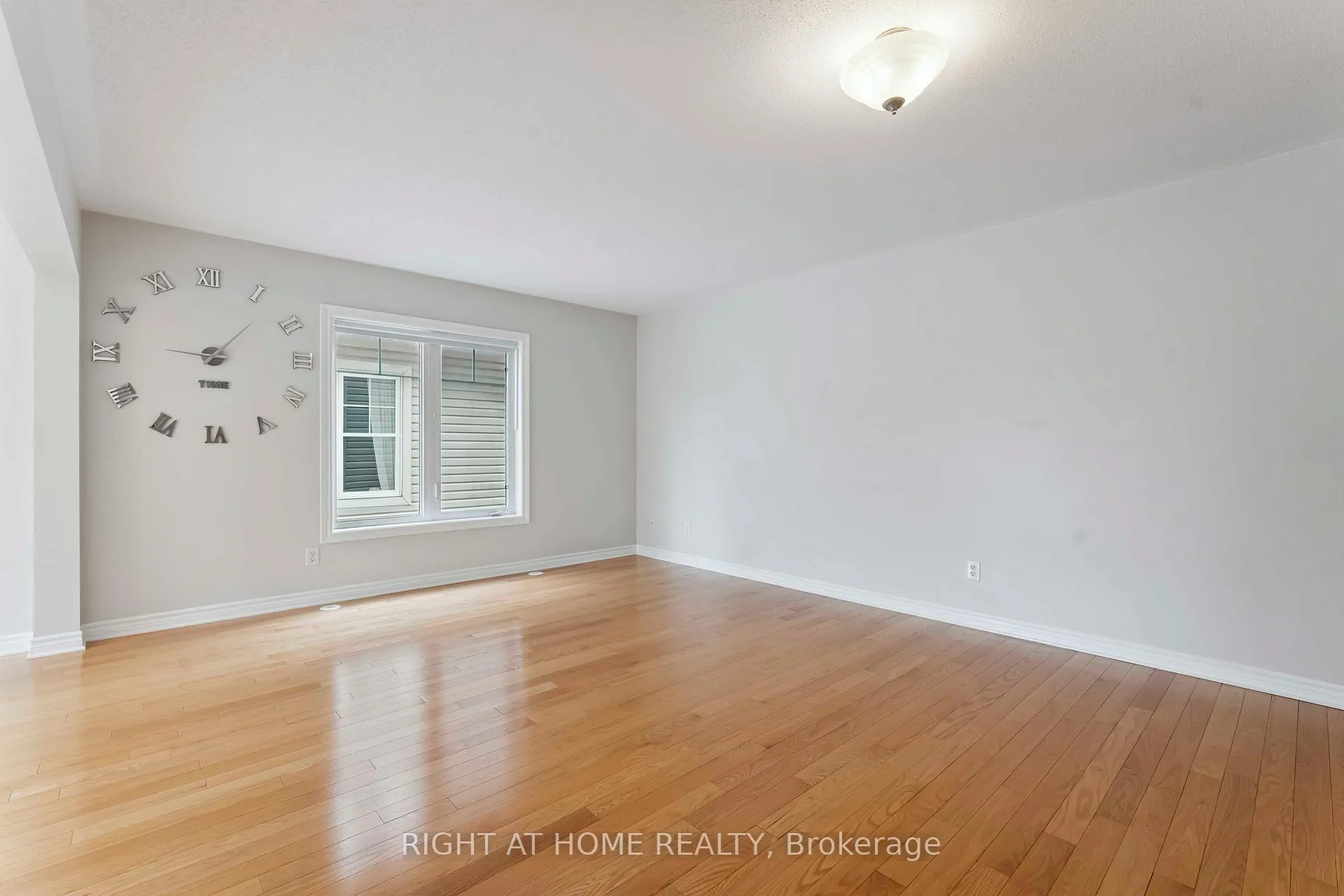 Photo 5 of 1011 Andora Avenue, Ottawa, Barrhaven - Heritage Park — HOMEH