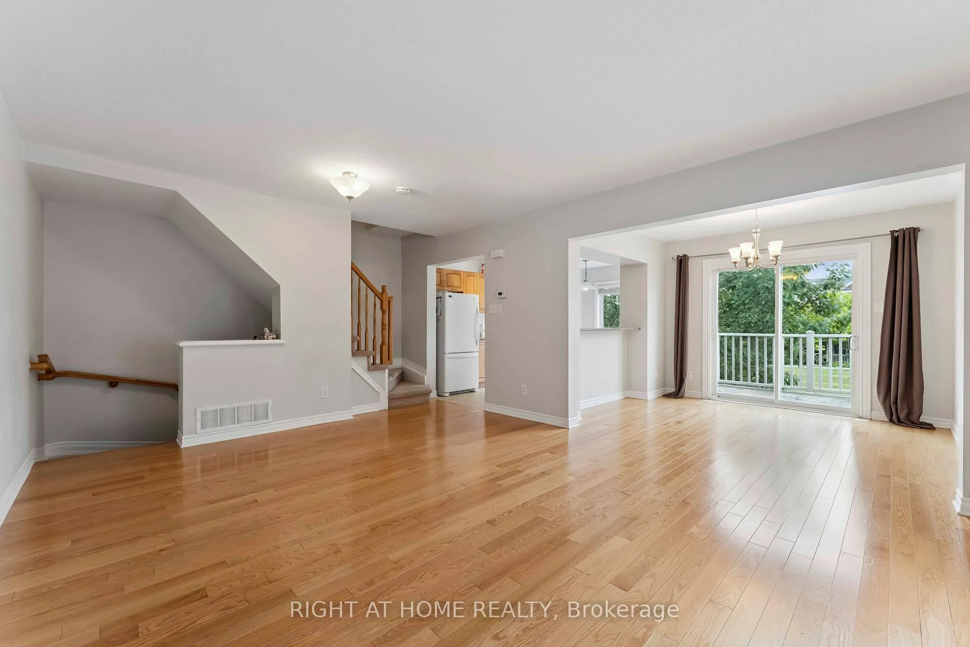 Photo 7 of 1011 Andora Avenue, Ottawa, Barrhaven - Heritage Park — HOMEH
