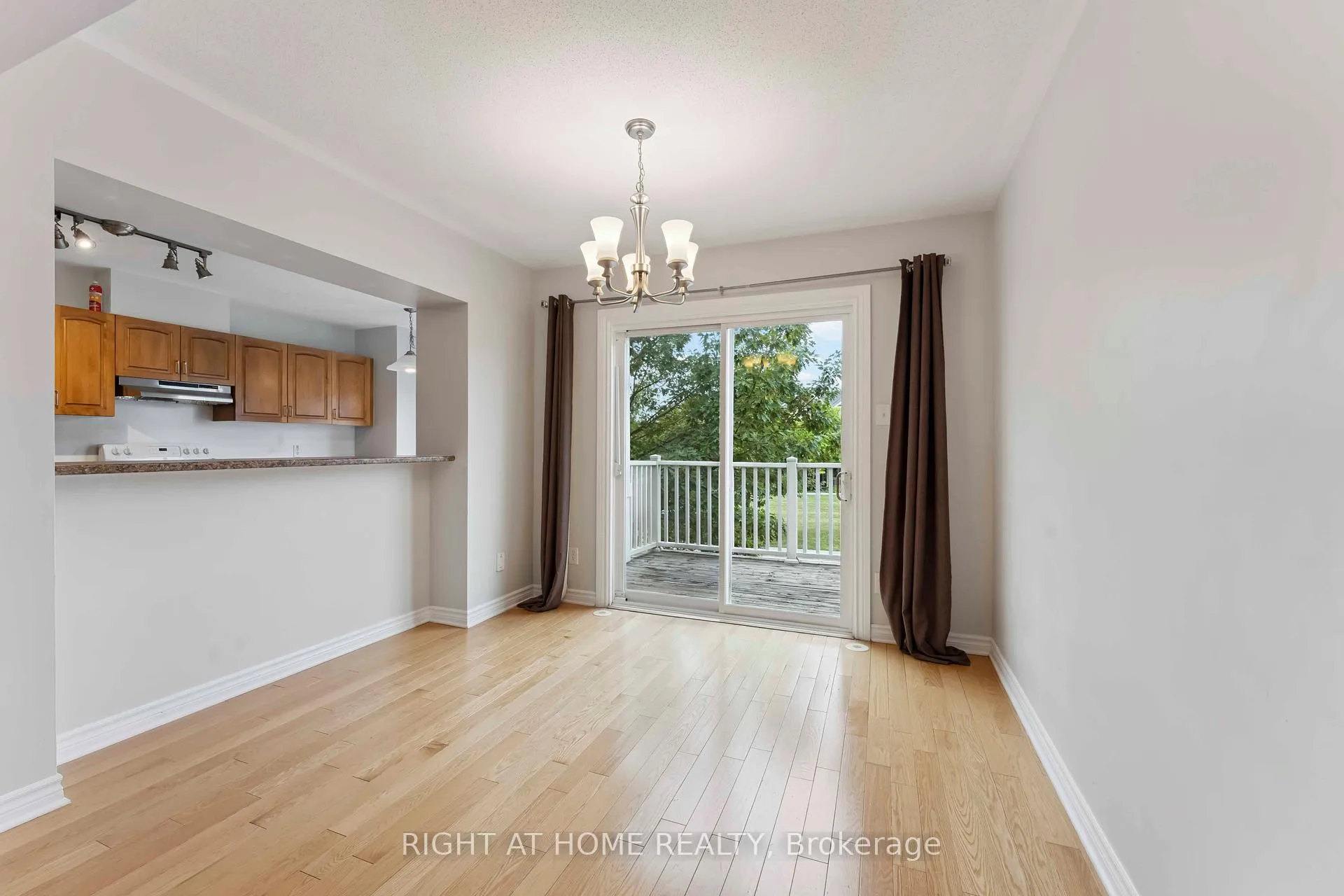 Photo 10 of 1011 Andora Avenue, Ottawa, Barrhaven - Heritage Park — HOMEH