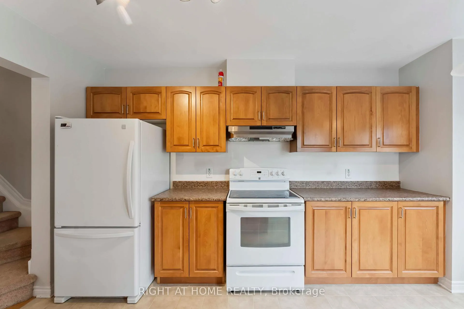 Photo 11 of 1011 Andora Avenue, Ottawa, Barrhaven - Heritage Park — HOMEH