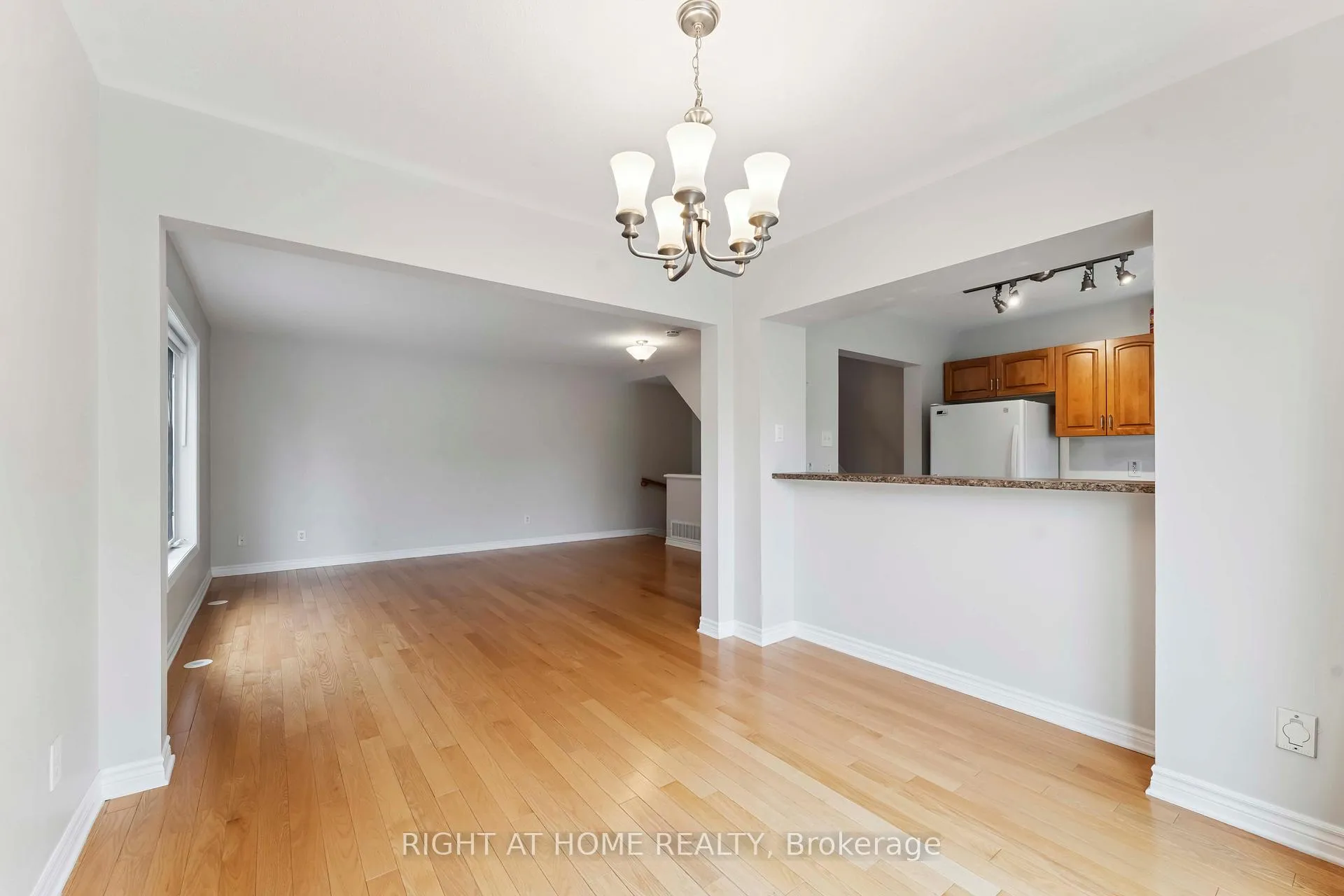 Photo 15 of 1011 Andora Avenue, Ottawa, Barrhaven - Heritage Park — HOMEH