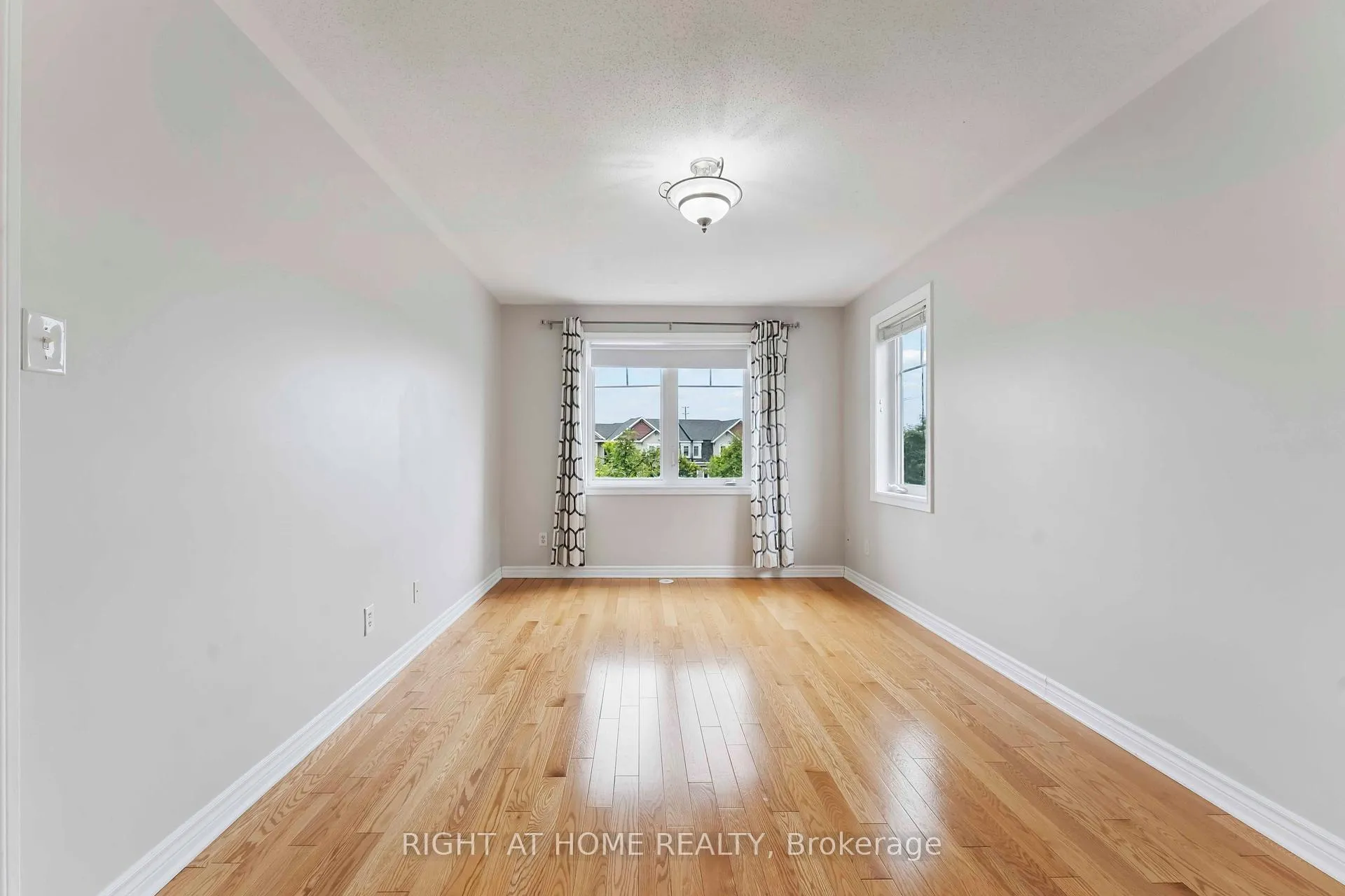 Photo 17 of 1011 Andora Avenue, Ottawa, Barrhaven - Heritage Park — HOMEH