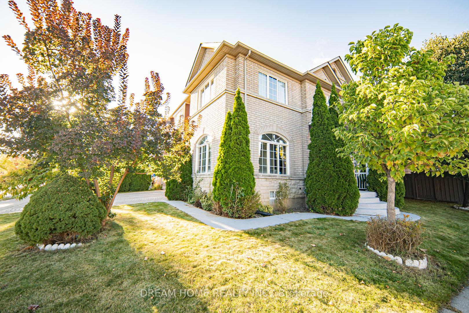 Photo 2 of 460 Sonoma Boulevard, Vaughan, Sonoma Heights — HOMEH