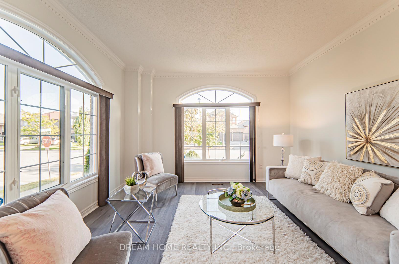 Photo 4 of 460 Sonoma Boulevard, Vaughan, Sonoma Heights — HOMEH