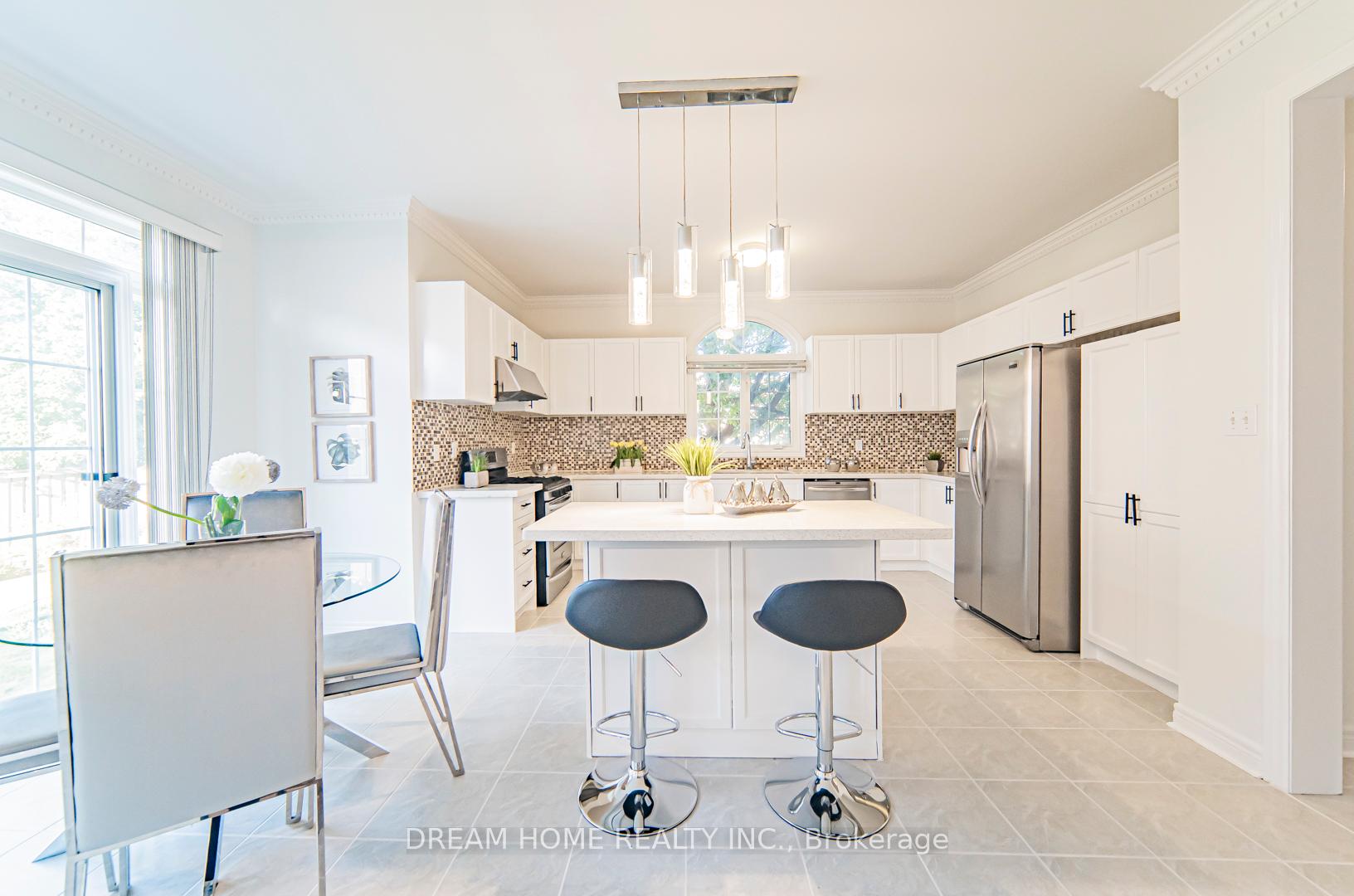 Photo 10 of 460 Sonoma Boulevard, Vaughan, Sonoma Heights — HOMEH