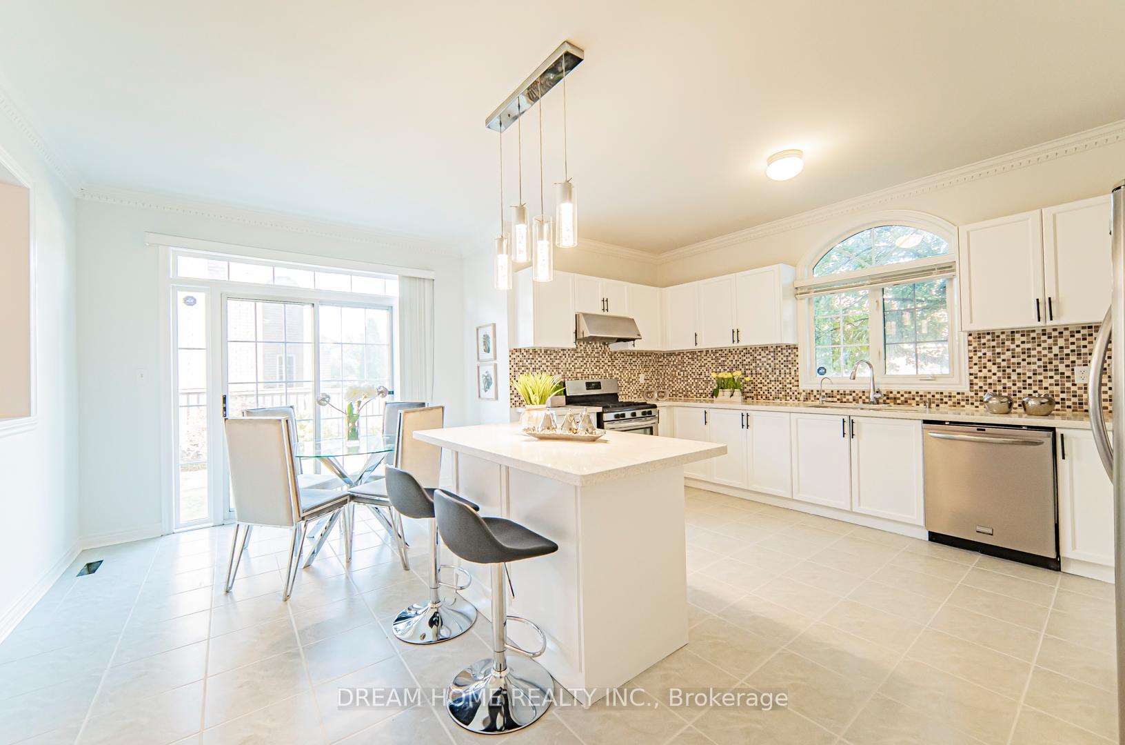 Photo 11 of 460 Sonoma Boulevard, Vaughan, Sonoma Heights — HOMEH