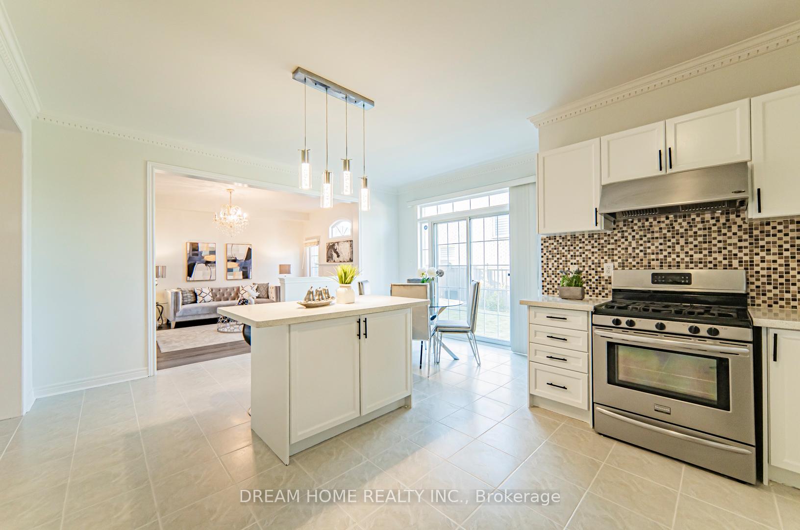 Photo 12 of 460 Sonoma Boulevard, Vaughan, Sonoma Heights — HOMEH