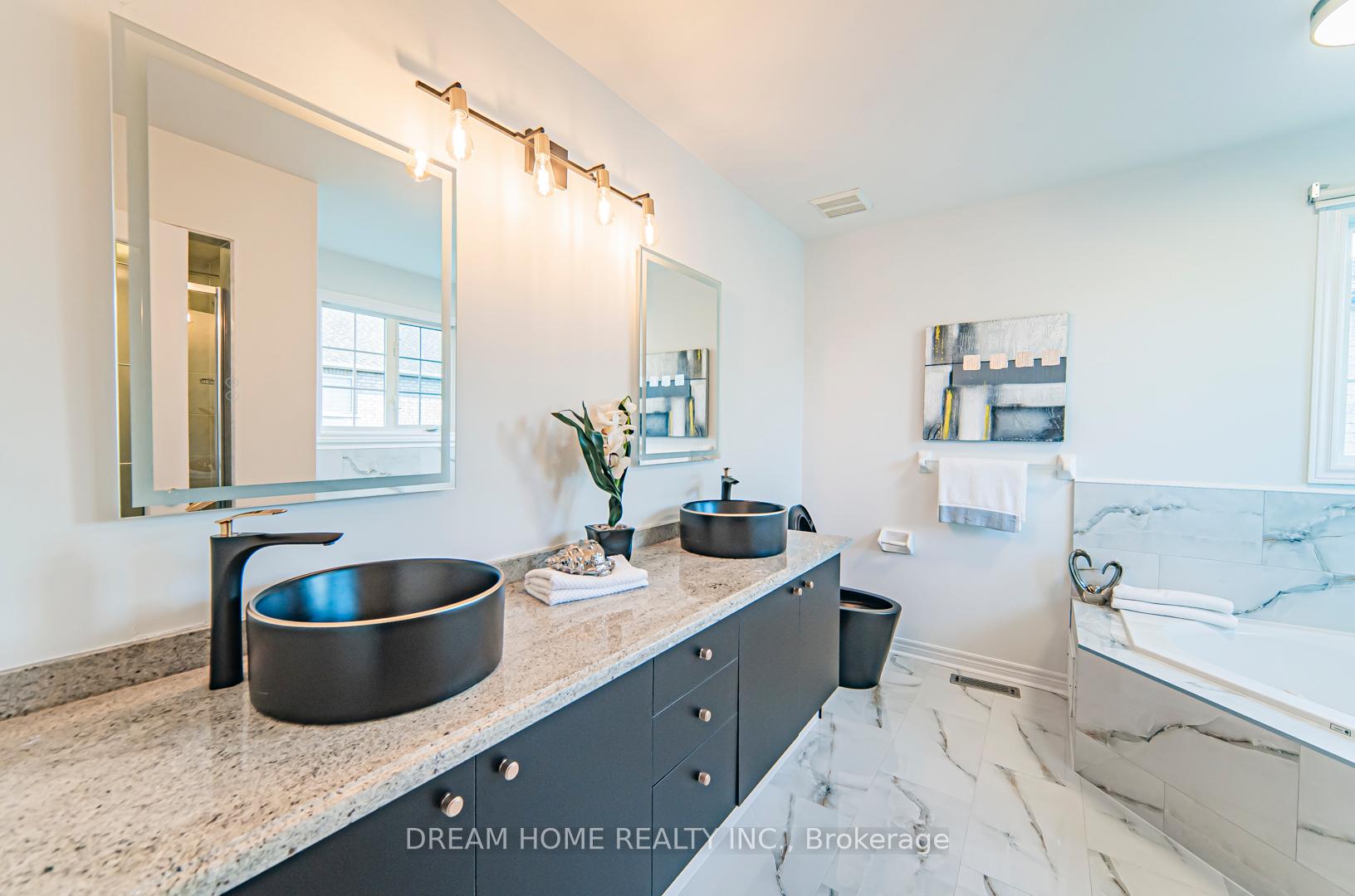 Photo 21 of 460 Sonoma Boulevard, Vaughan, Sonoma Heights — HOMEH