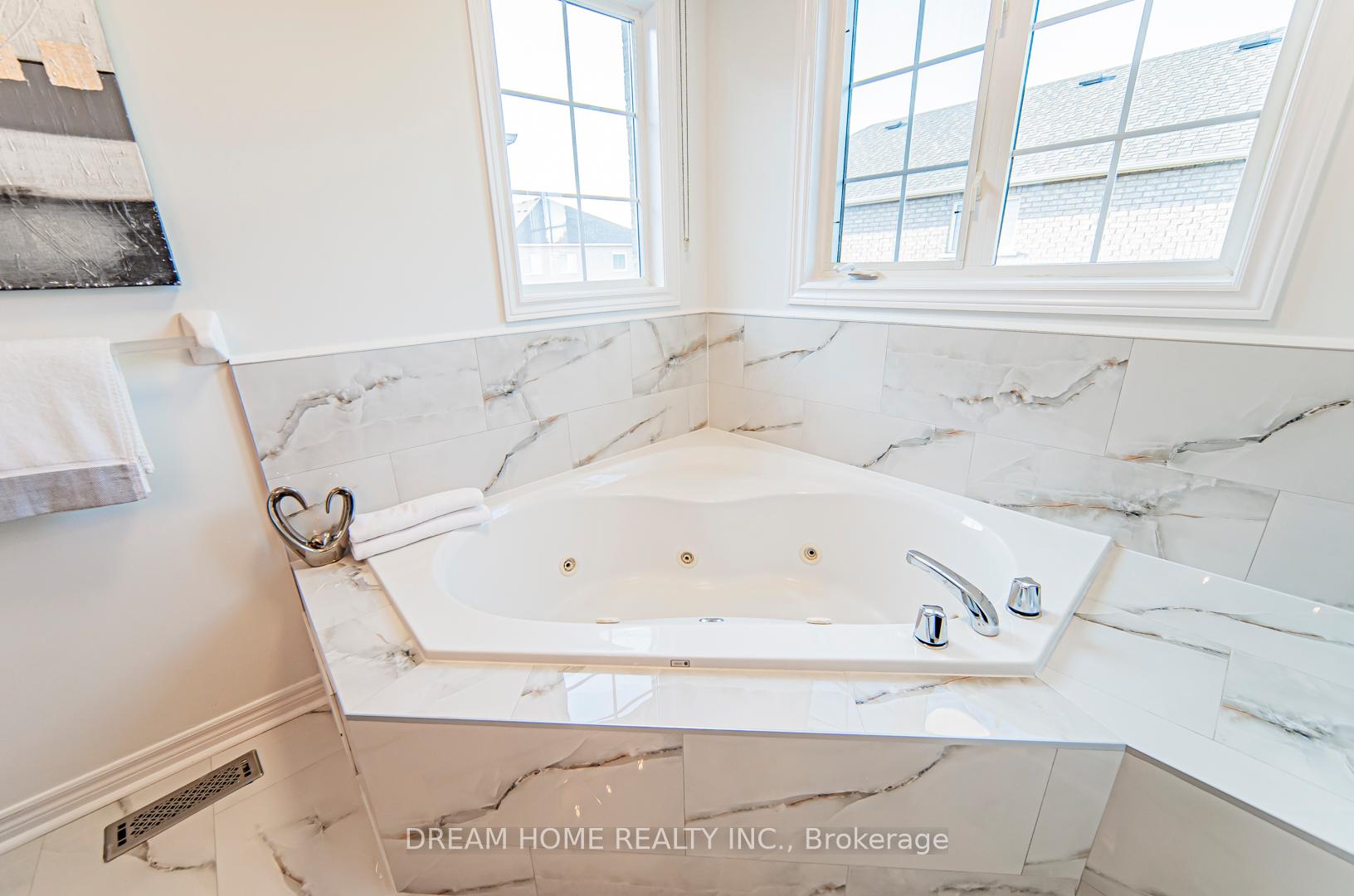 Photo 22 of 460 Sonoma Boulevard, Vaughan, Sonoma Heights — HOMEH