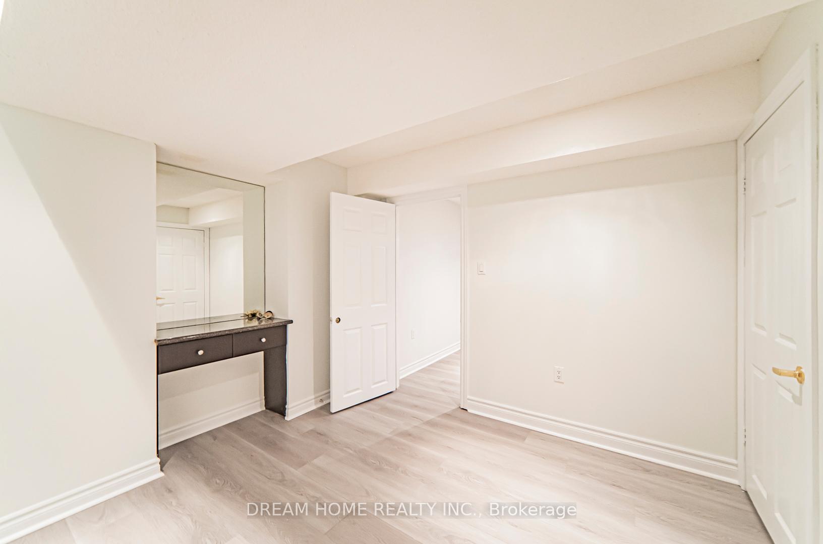 Photo 35 of 460 Sonoma Boulevard, Vaughan, Sonoma Heights — HOMEH