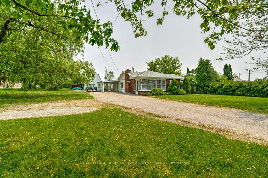 Photo 3 of 114 Second Road E, Hamilton, Rural Stoney Creek — HOMEH