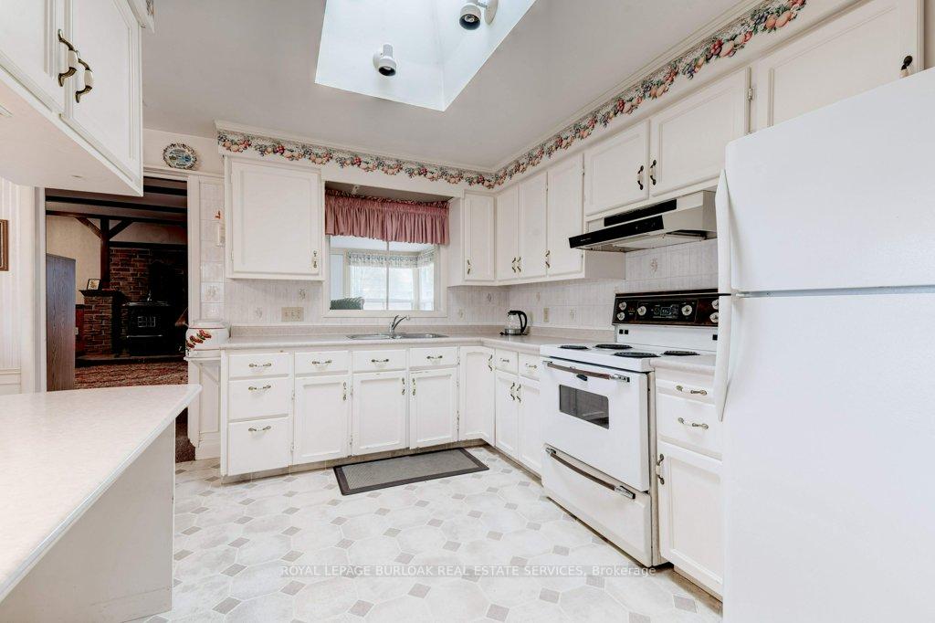Photo 16 of 114 Second Road E, Hamilton, Rural Stoney Creek — HOMEH