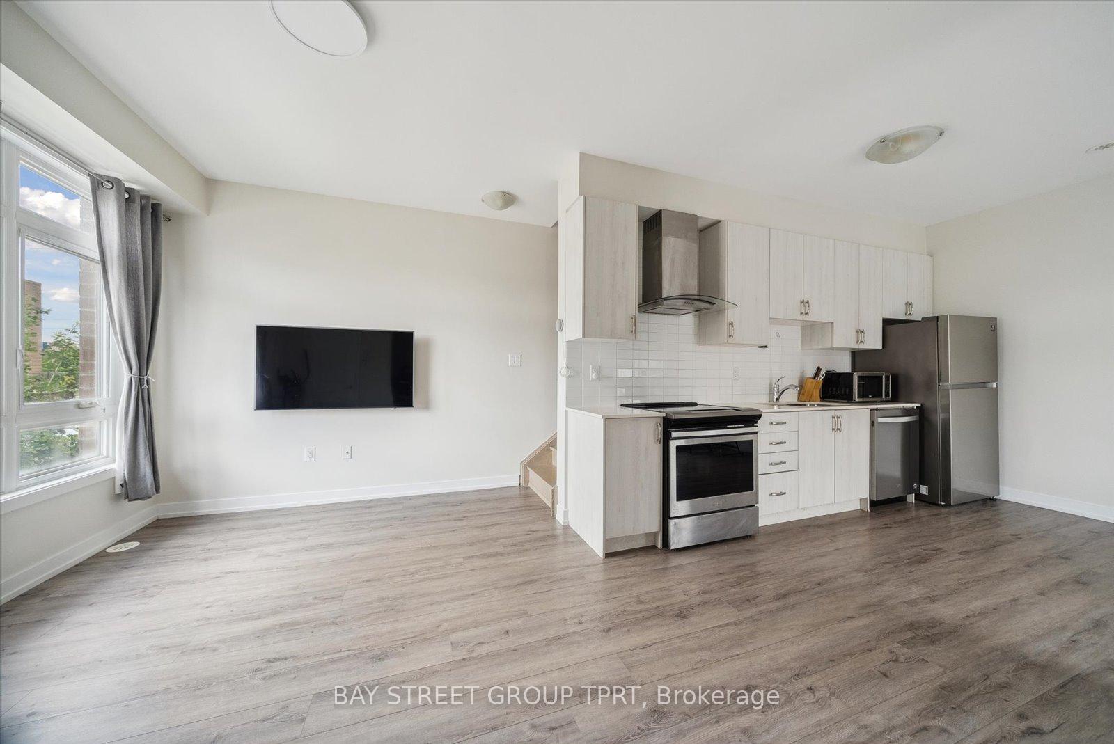 Photo 9 of 2 Allward Street, Vaughan, Vaughan Grove — HOMEH