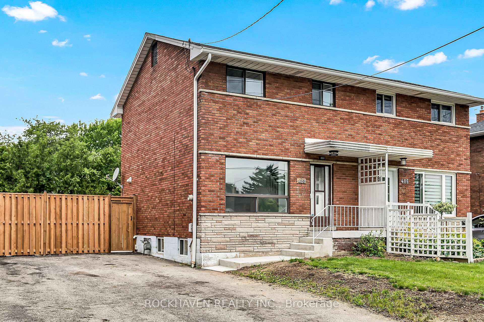 Photo 1 of 488 Upper Kenilworth Avenue, Hamilton, Huntington — HOMEH