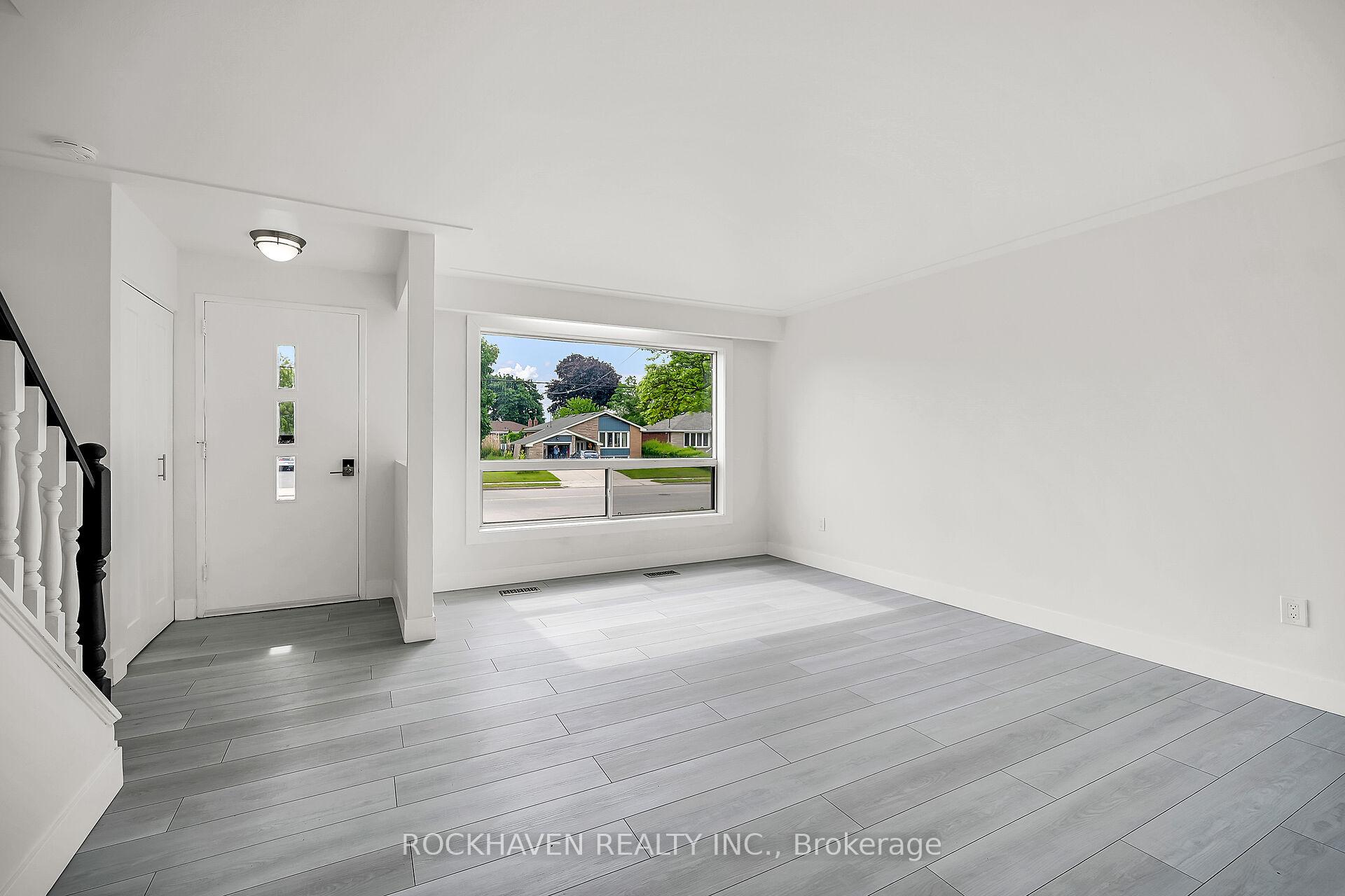 Photo 3 of 488 Upper Kenilworth Avenue, Hamilton, Huntington — HOMEH