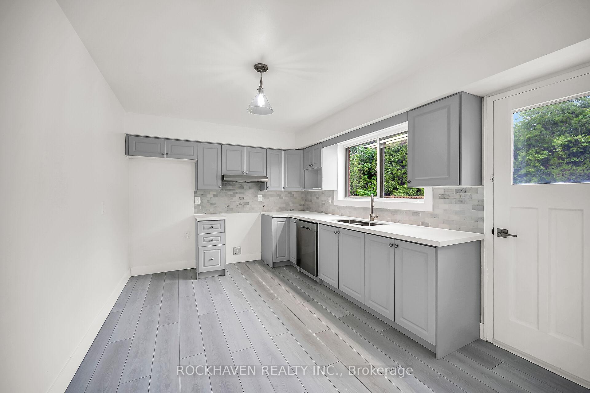 Photo 6 of 488 Upper Kenilworth Avenue, Hamilton, Huntington — HOMEH