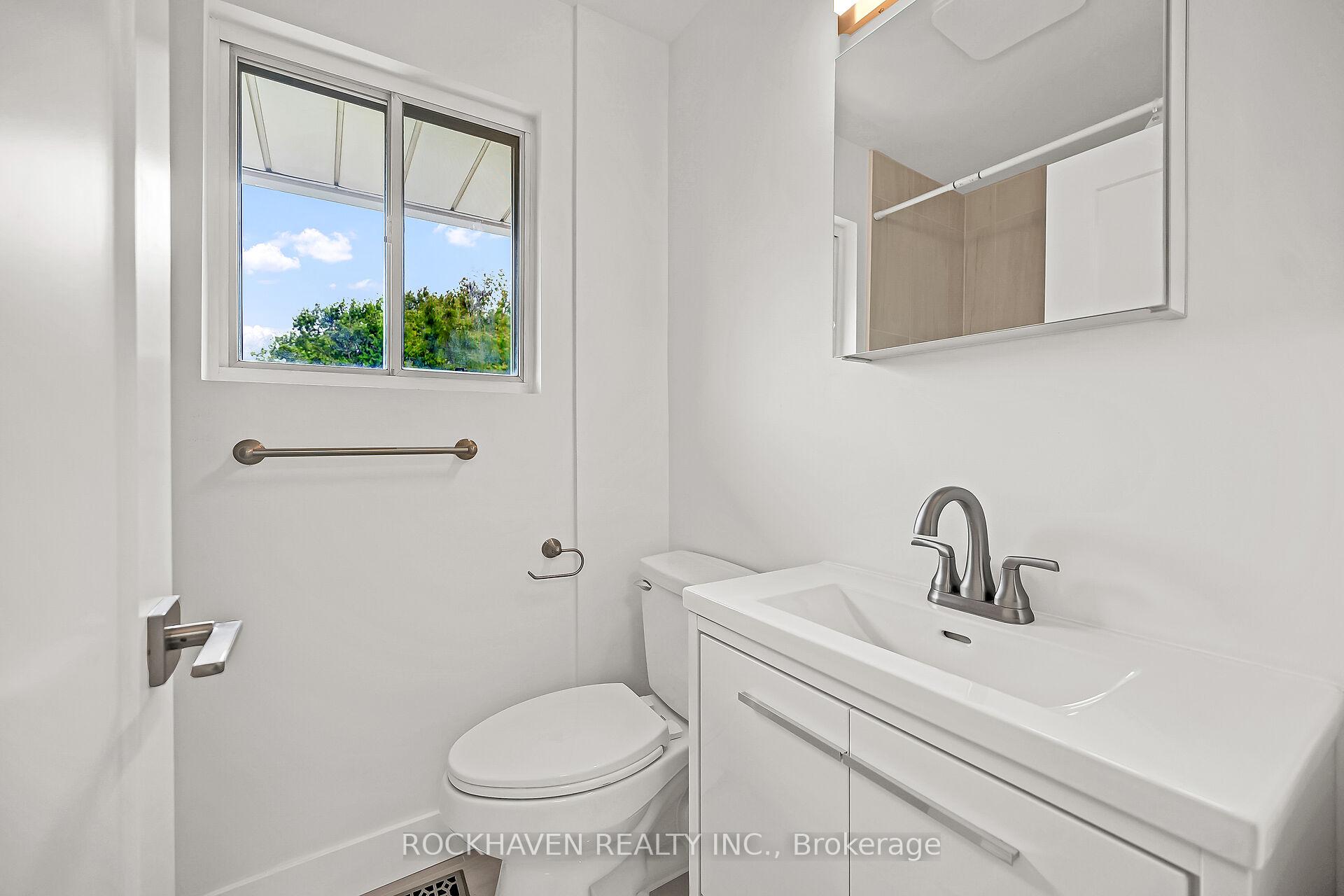 Photo 17 of 488 Upper Kenilworth Avenue, Hamilton, Huntington — HOMEH