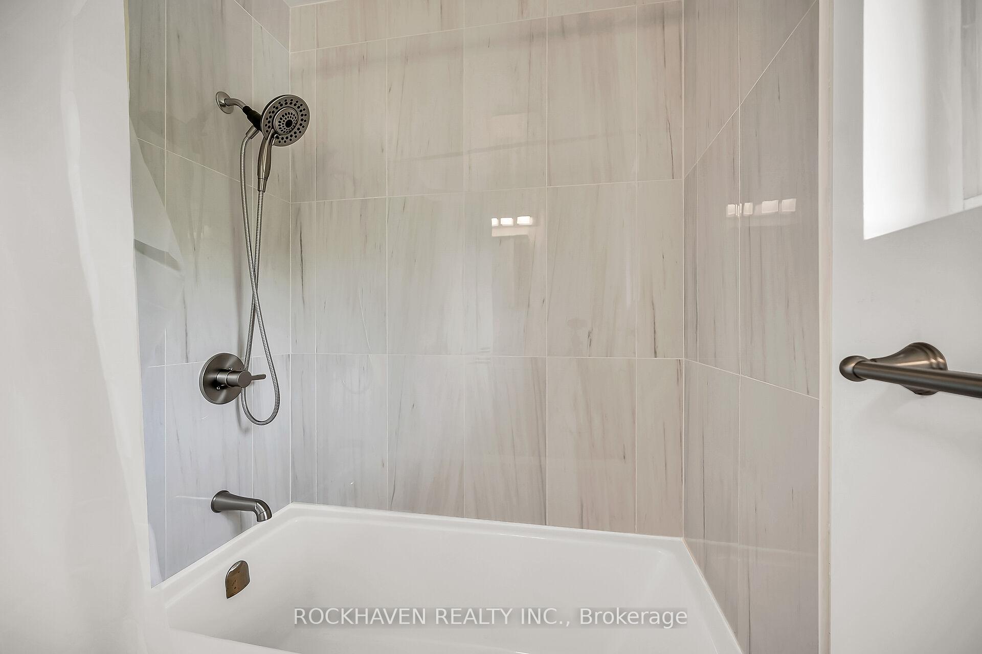 Photo 18 of 488 Upper Kenilworth Avenue, Hamilton, Huntington — HOMEH