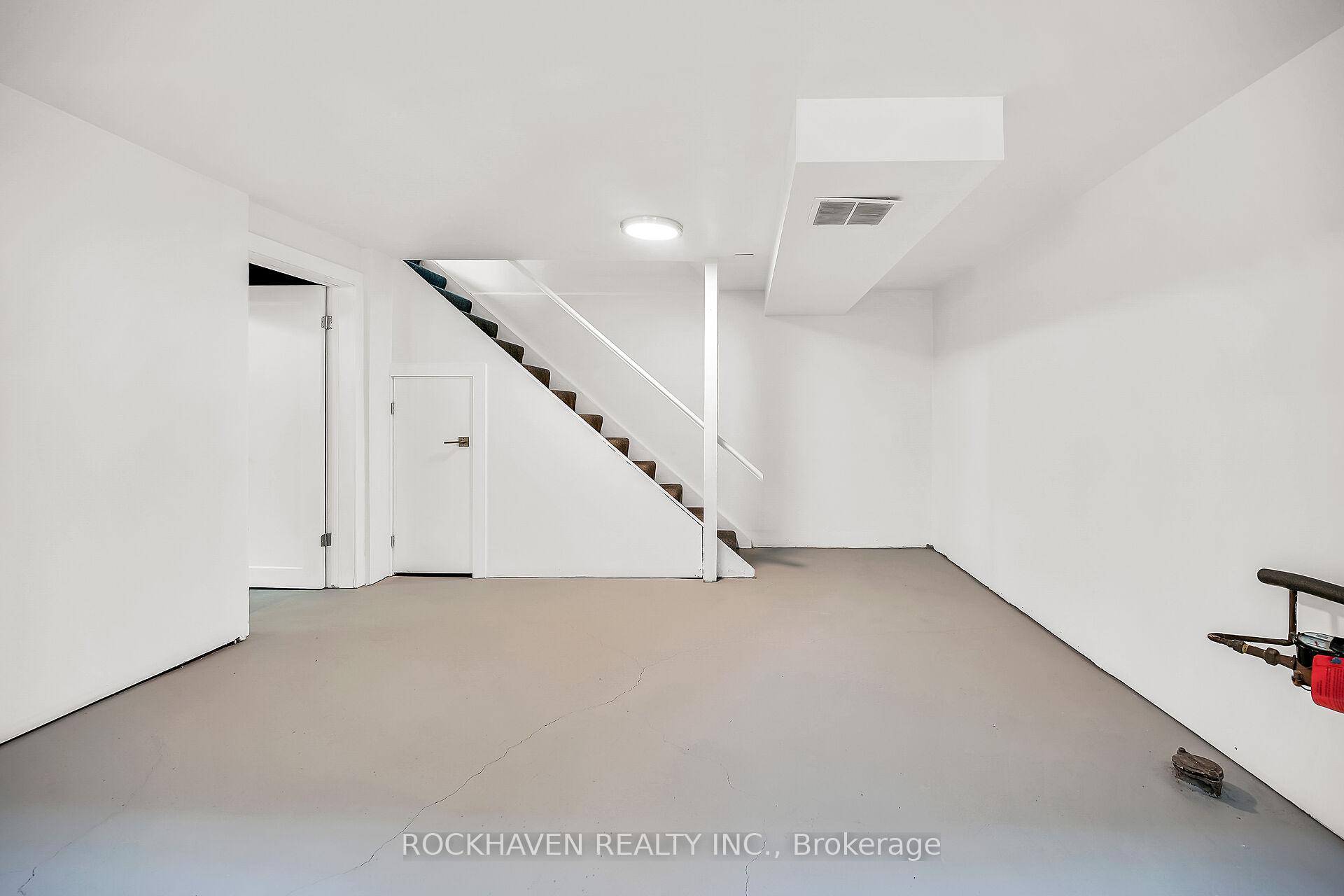 Photo 19 of 488 Upper Kenilworth Avenue, Hamilton, Huntington — HOMEH