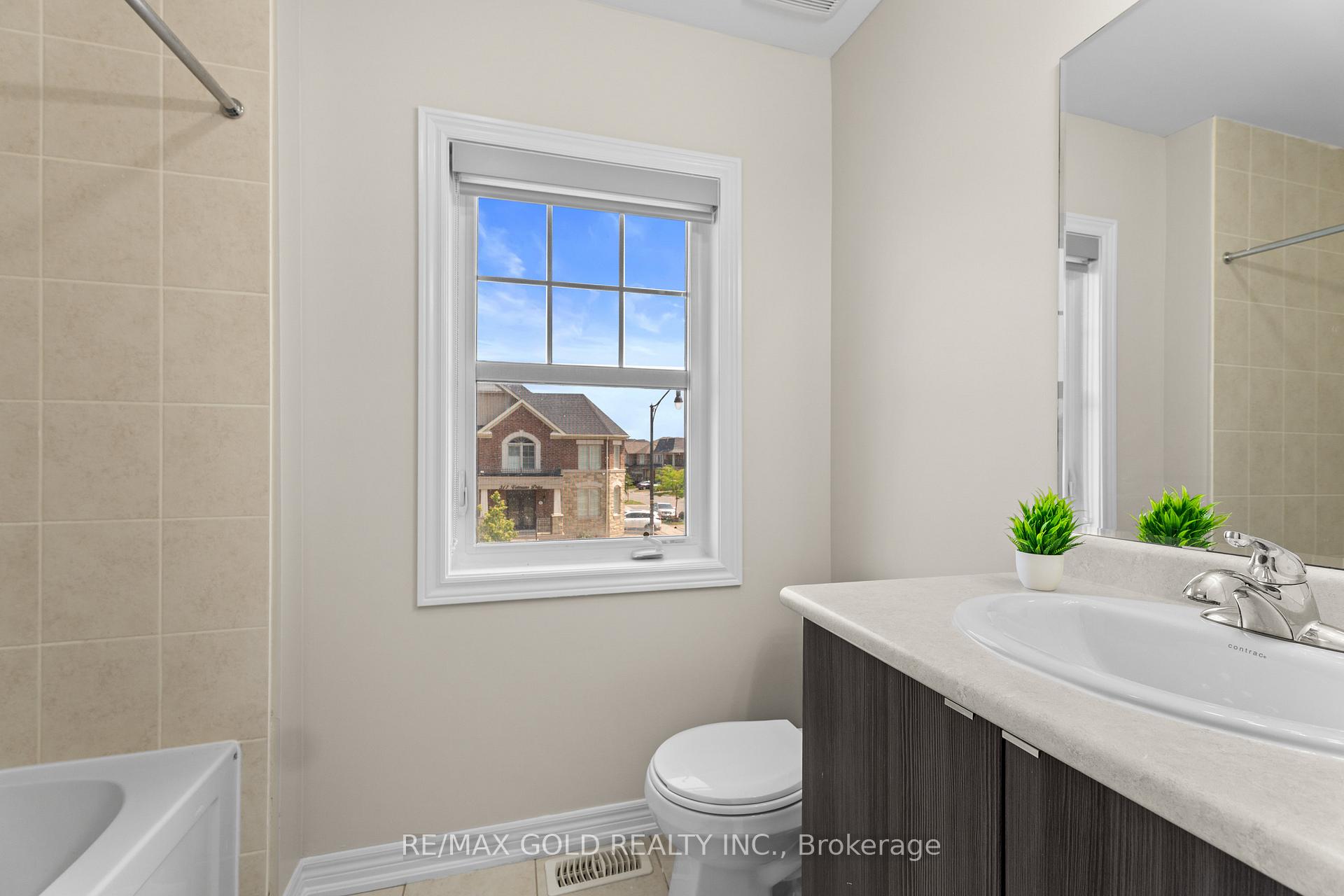 Photo 8 of 324 Veterans Drive, Brampton, Northwest Brampton — HOMEH